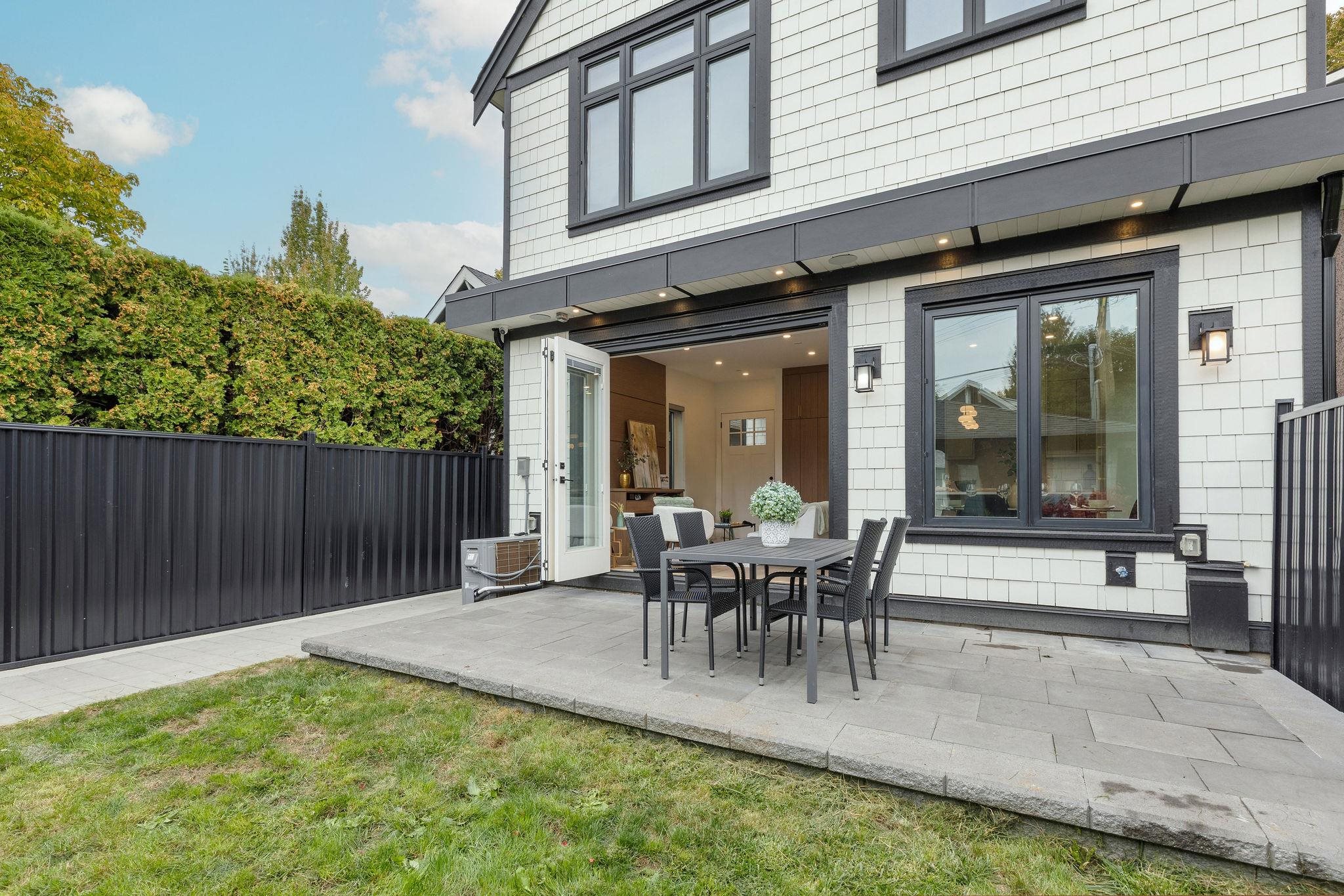 2334 East 5th Avenue, Vancouver, BC V5N 1N1