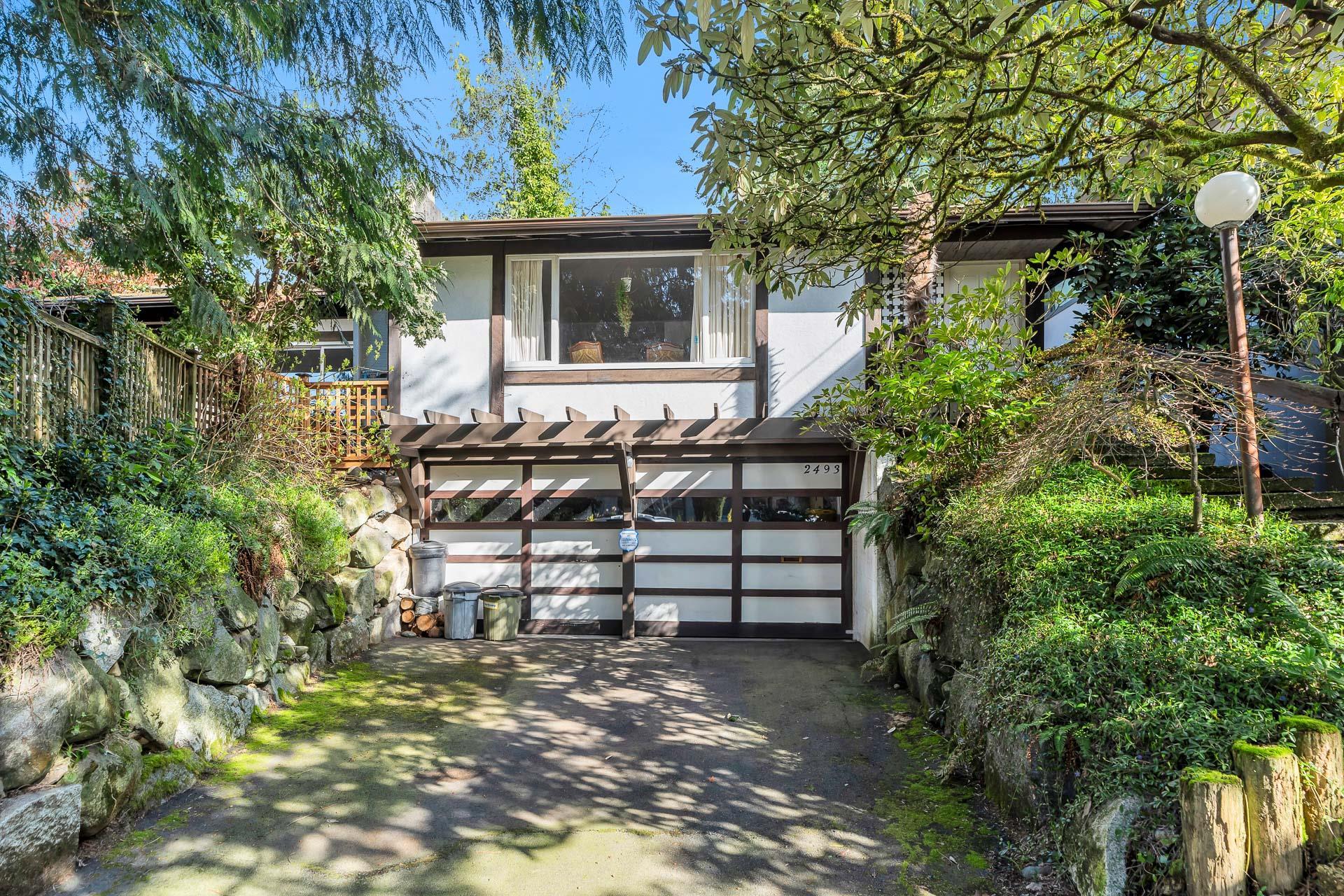2493 Haywood Avenue, West Vancouver, BC V7V 1Y2