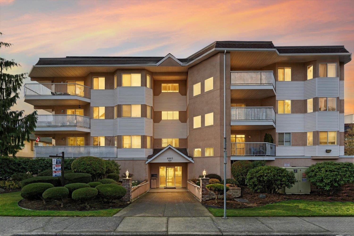 8985 Mary Street #201, Chilliwack, BC V2P 4J4