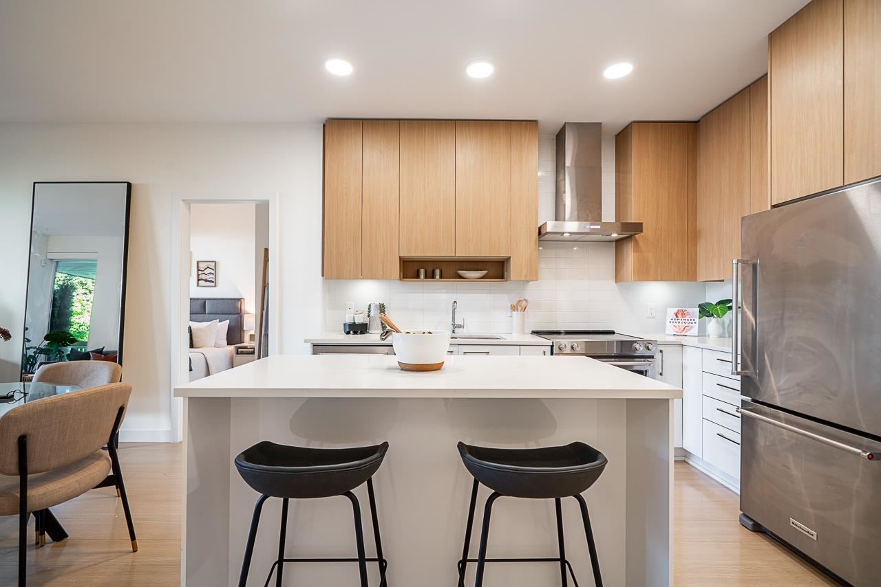 5460 Broadway #103, Burnaby, BC V5B 0B4