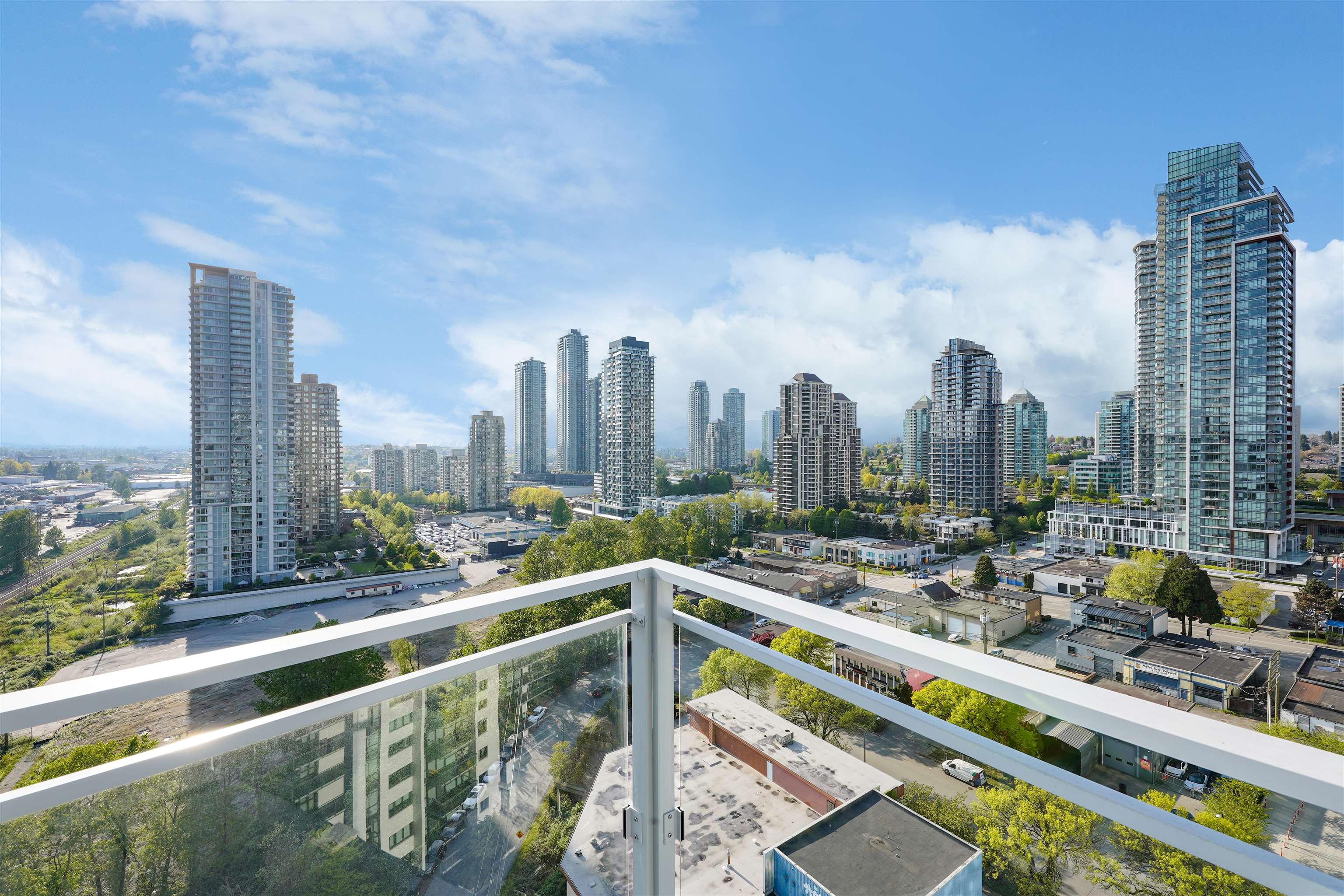 4433 Alaska Street #1707, Burnaby, BC V5C 5T3