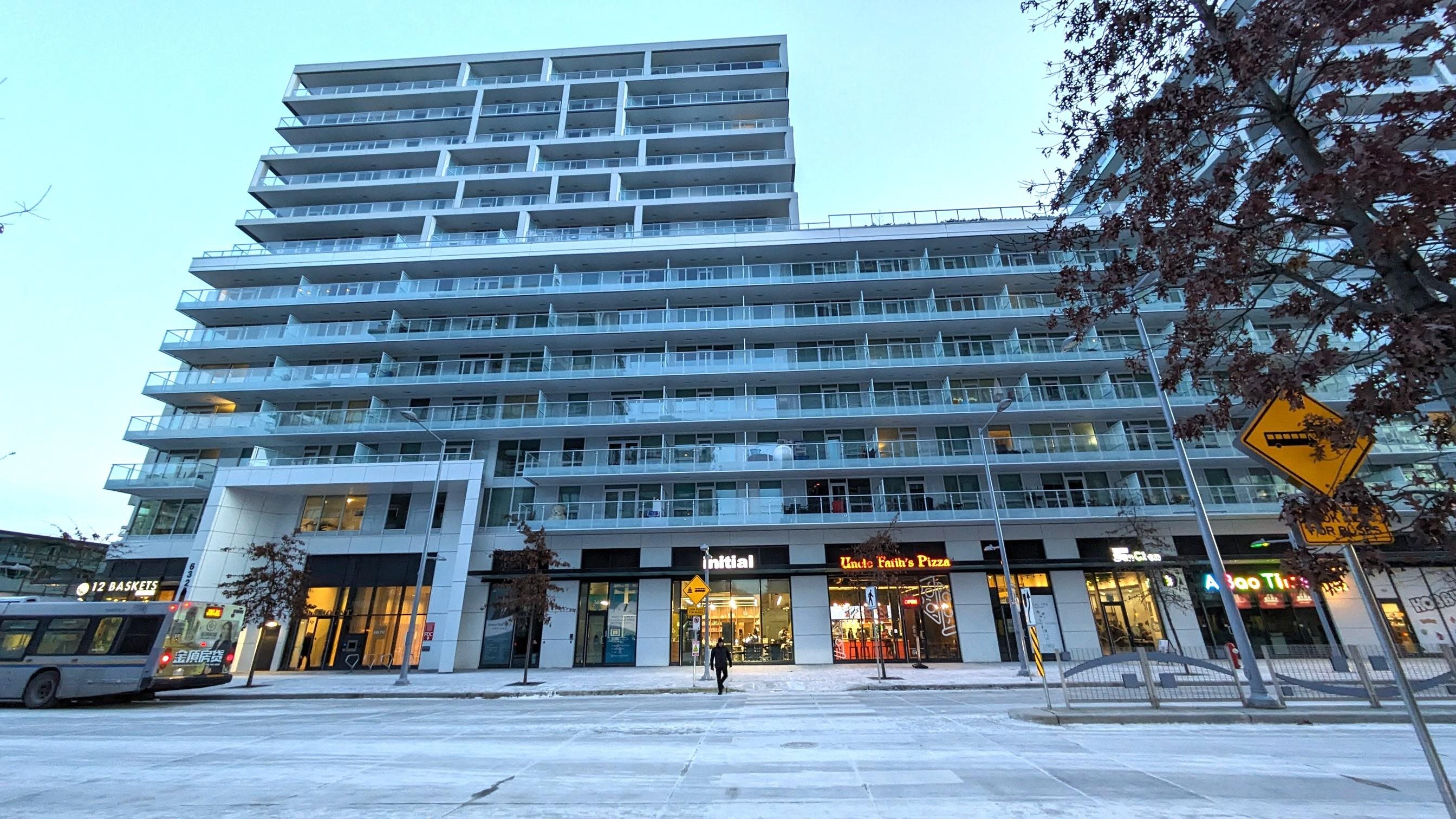 6328 Number 3 Rd #820, Richmond, BC V6Y 0L6