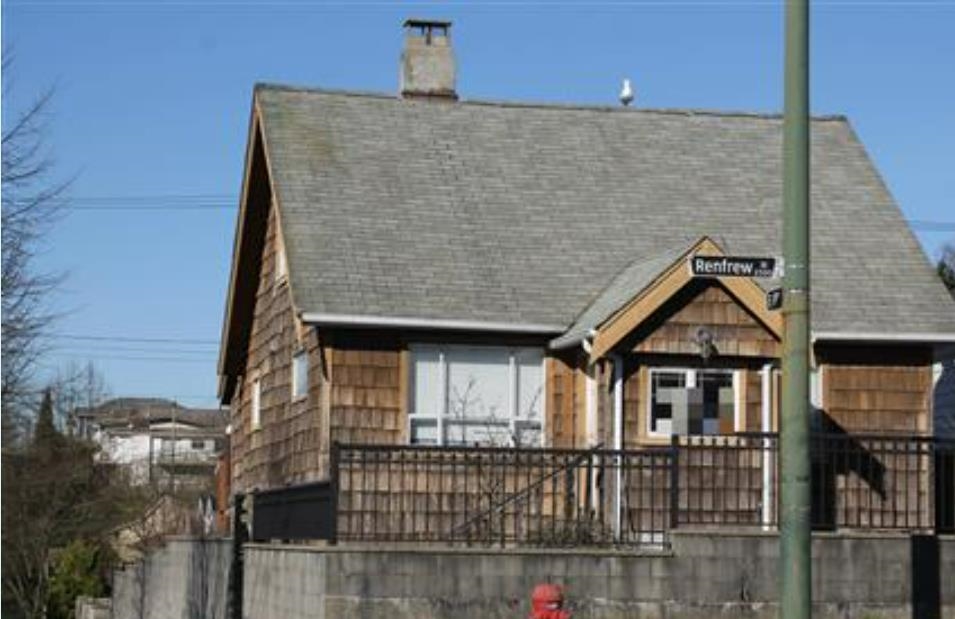 2387 Renfrew Street, Vancouver, BC V5M 3J8