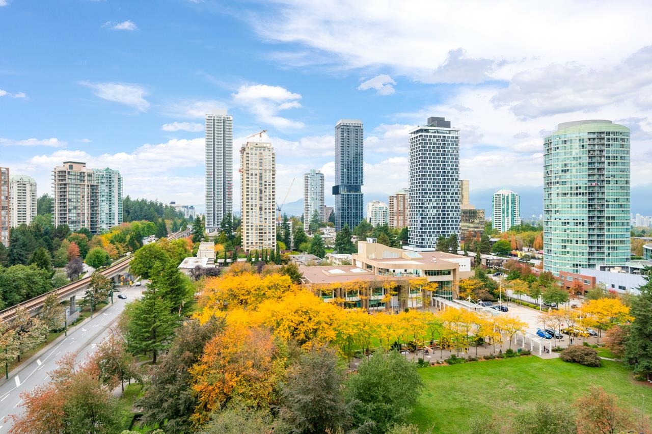 6240 Mckay Avenue #1005, Burnaby, BC V5H 4L8