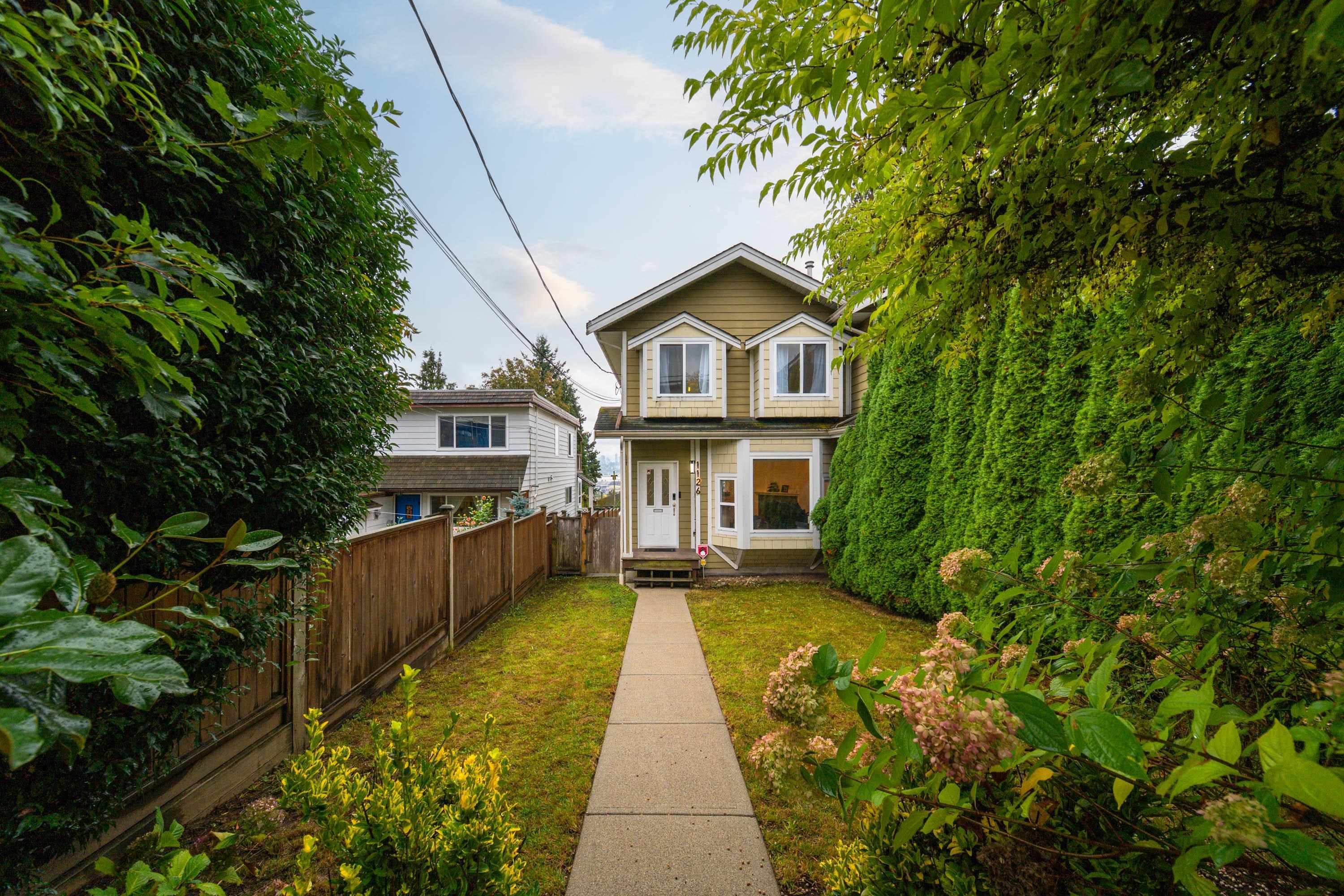 1126 Rochester Avenue, Coquitlam, BC V3K 2X4