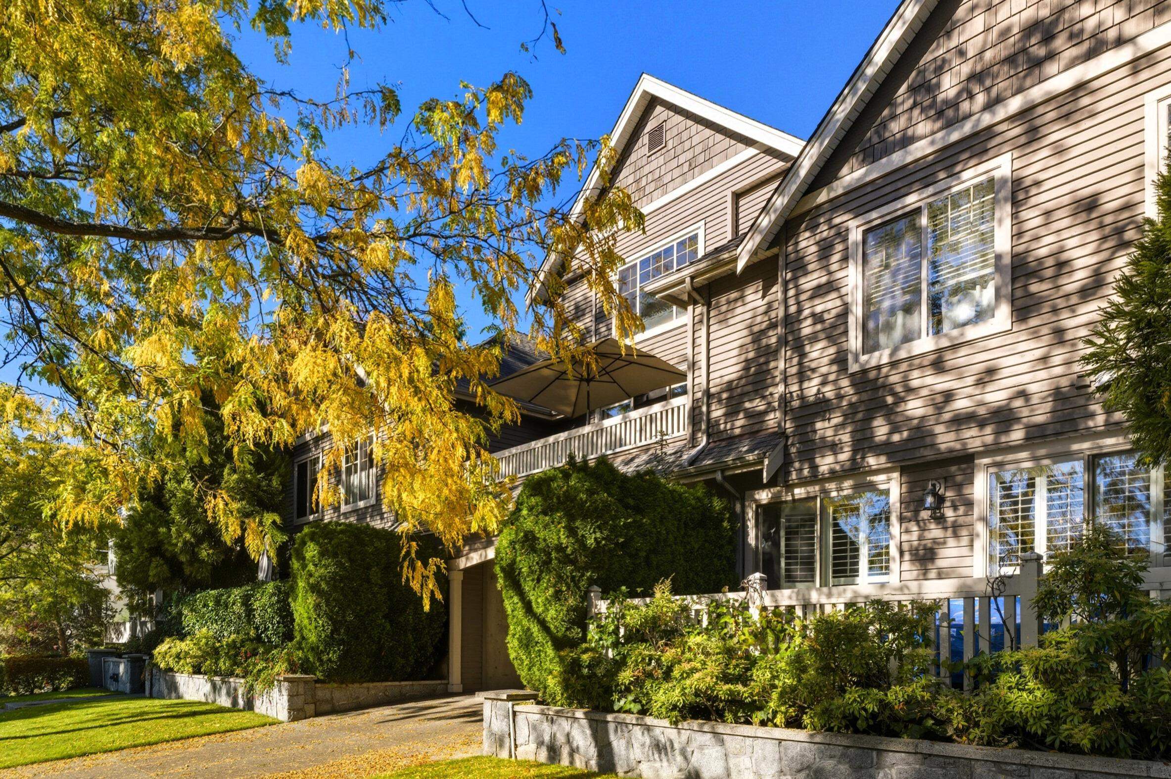 222 5th Street East #6, North Vancouver, BC V7L 1L7