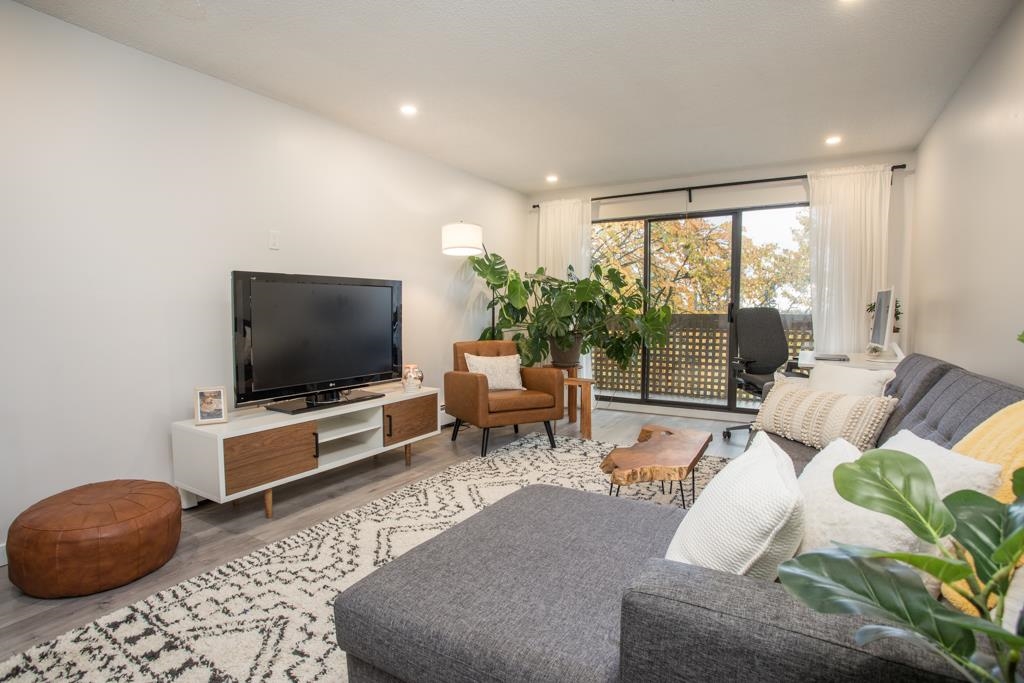 7151 Edmonds Street #309, Burnaby, BC V3N 4N5