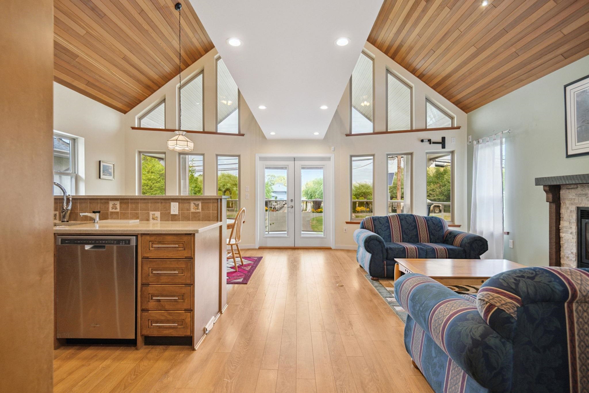 4394 River Road West, Delta, BC V4K 1S2