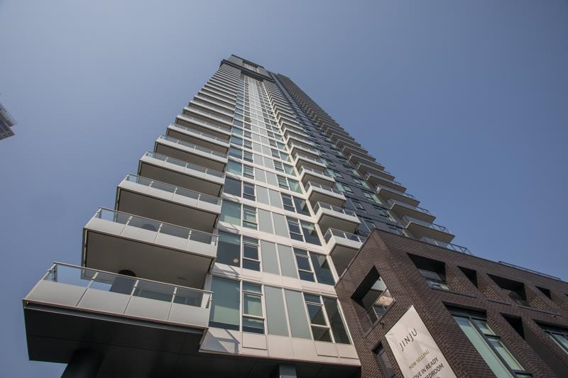 537 Cottonwood Ave #2906, Coquitlam, BC V3J 0S4