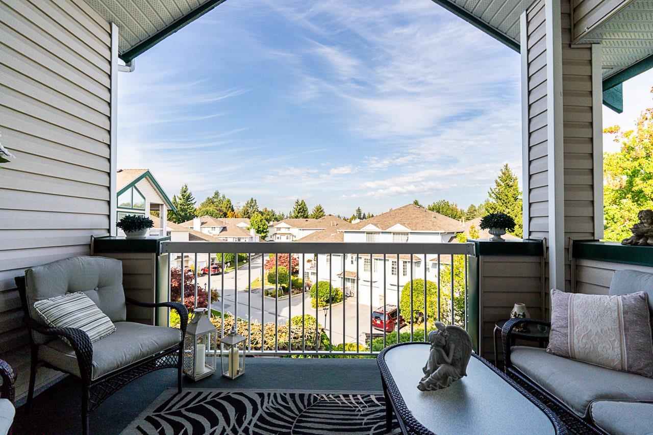 13911 70 Avenue #316, Surrey, BC V3W 6B4