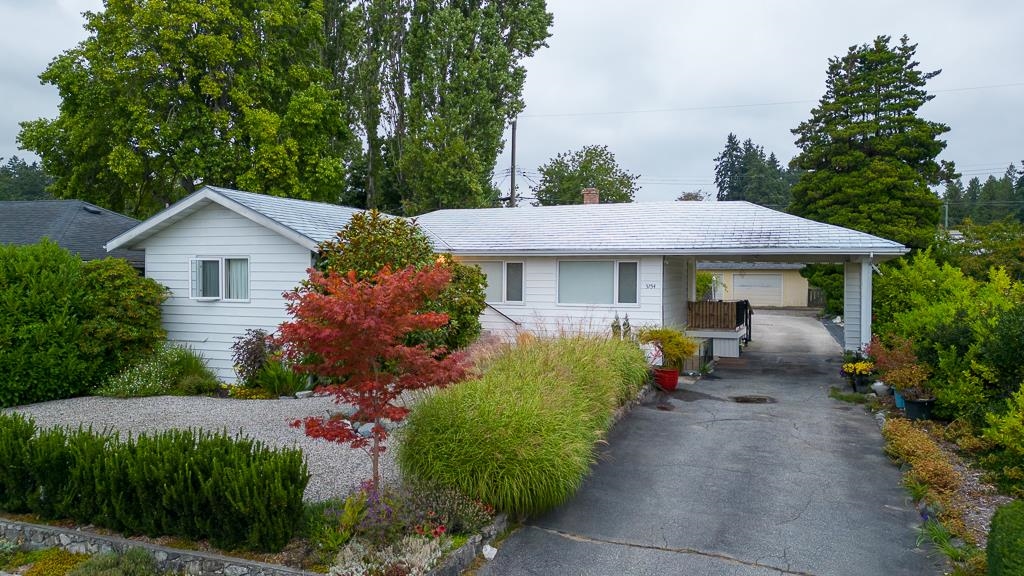 5754 Cowrie Street, Sechelt, BC V0N 3A0