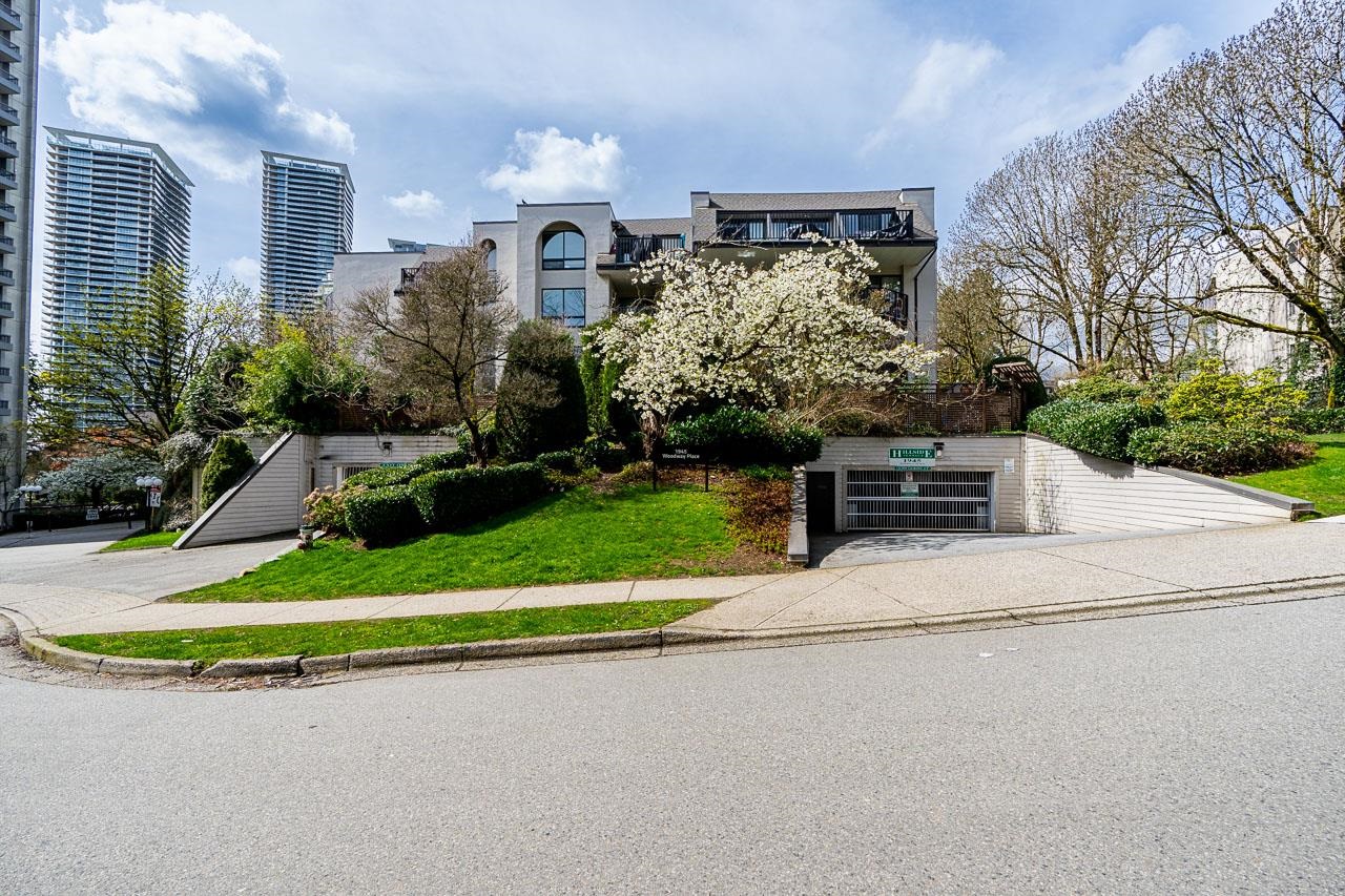 1945 Woodway Place #402, Burnaby, BC V5B 4S4