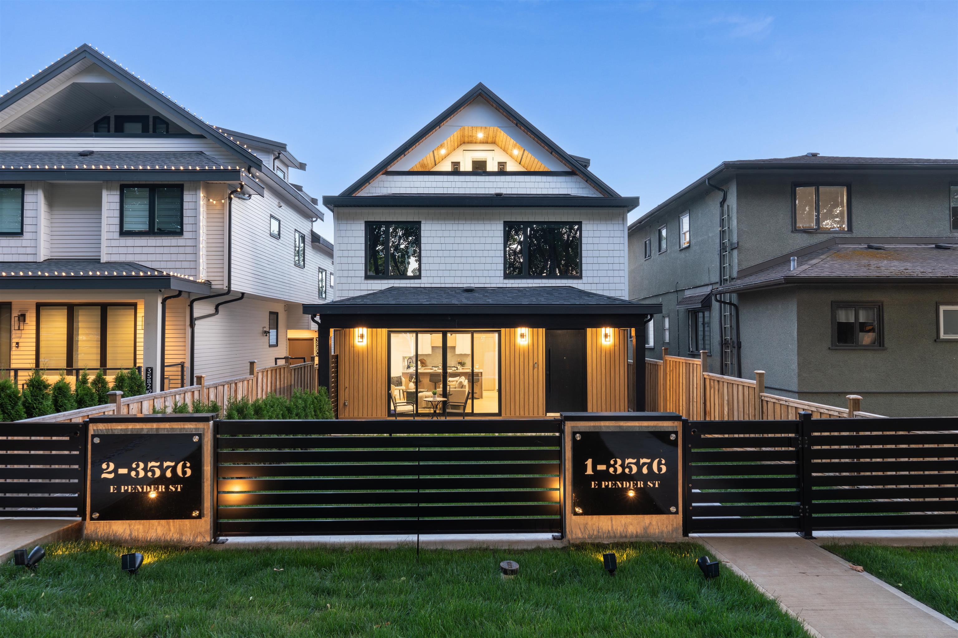 3576 East Pender Street #1, Vancouver, BC V5K 2E3