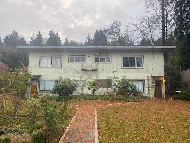2217 Saint George Street, Port Moody, BC V3H 2G1