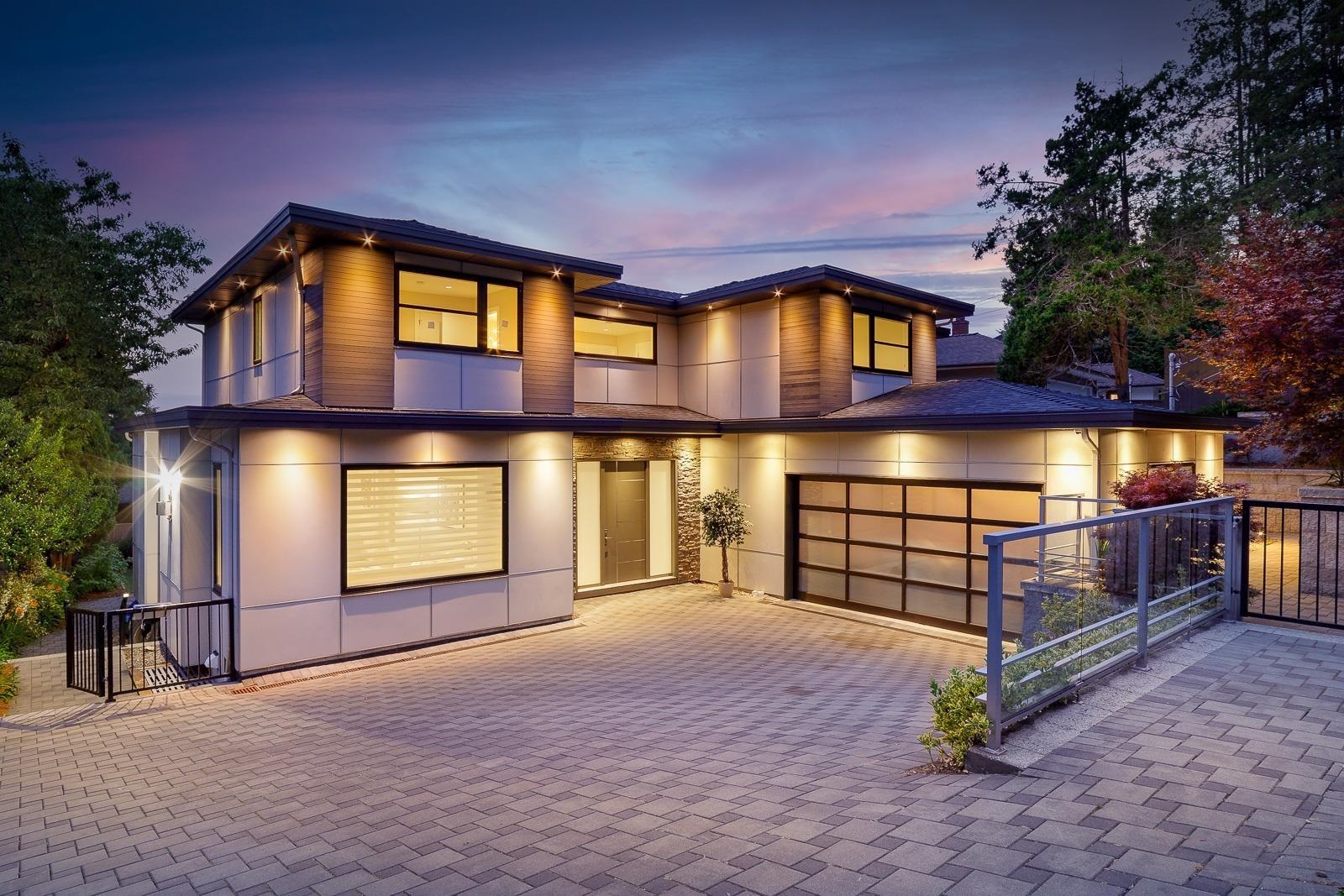 517 Granada Crescent, North Vancouver, BC V7N 3A7