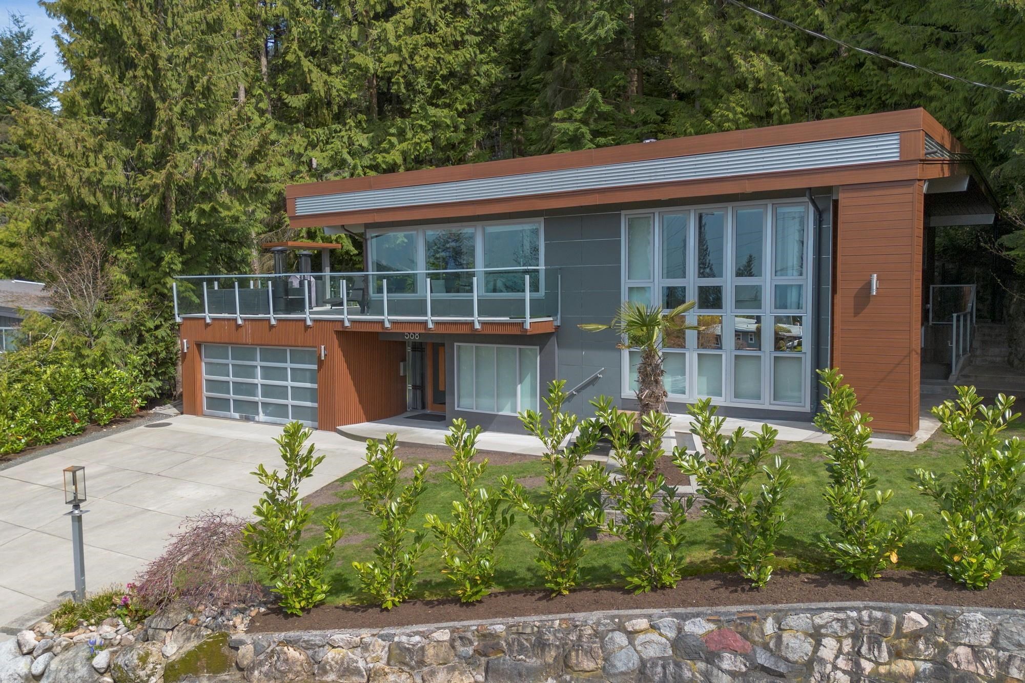 568 Palisade Drive, North Vancouver, BC V7R 2J1