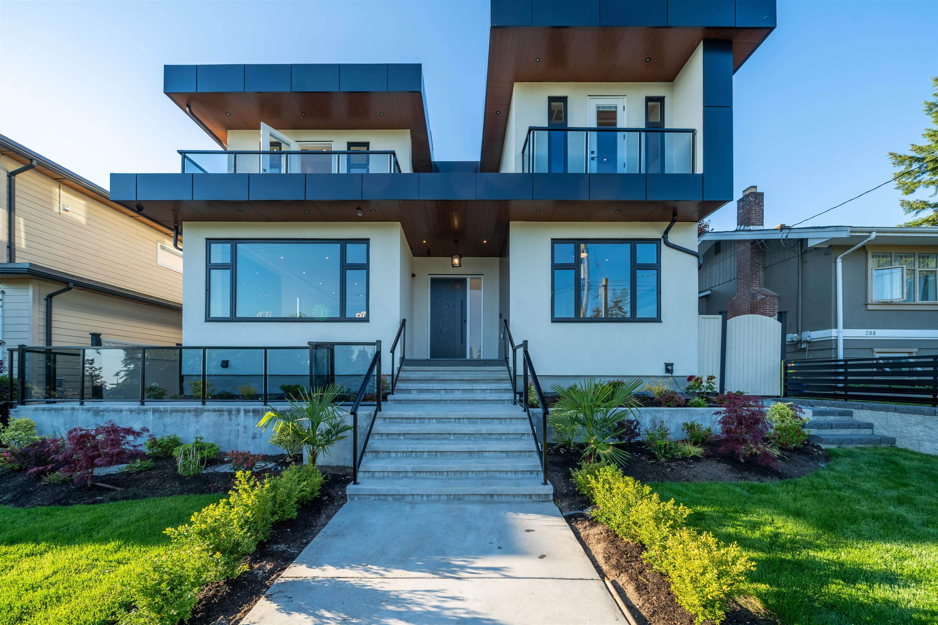 214 West 24th Street, North Vancouver, BC V7M 2C4