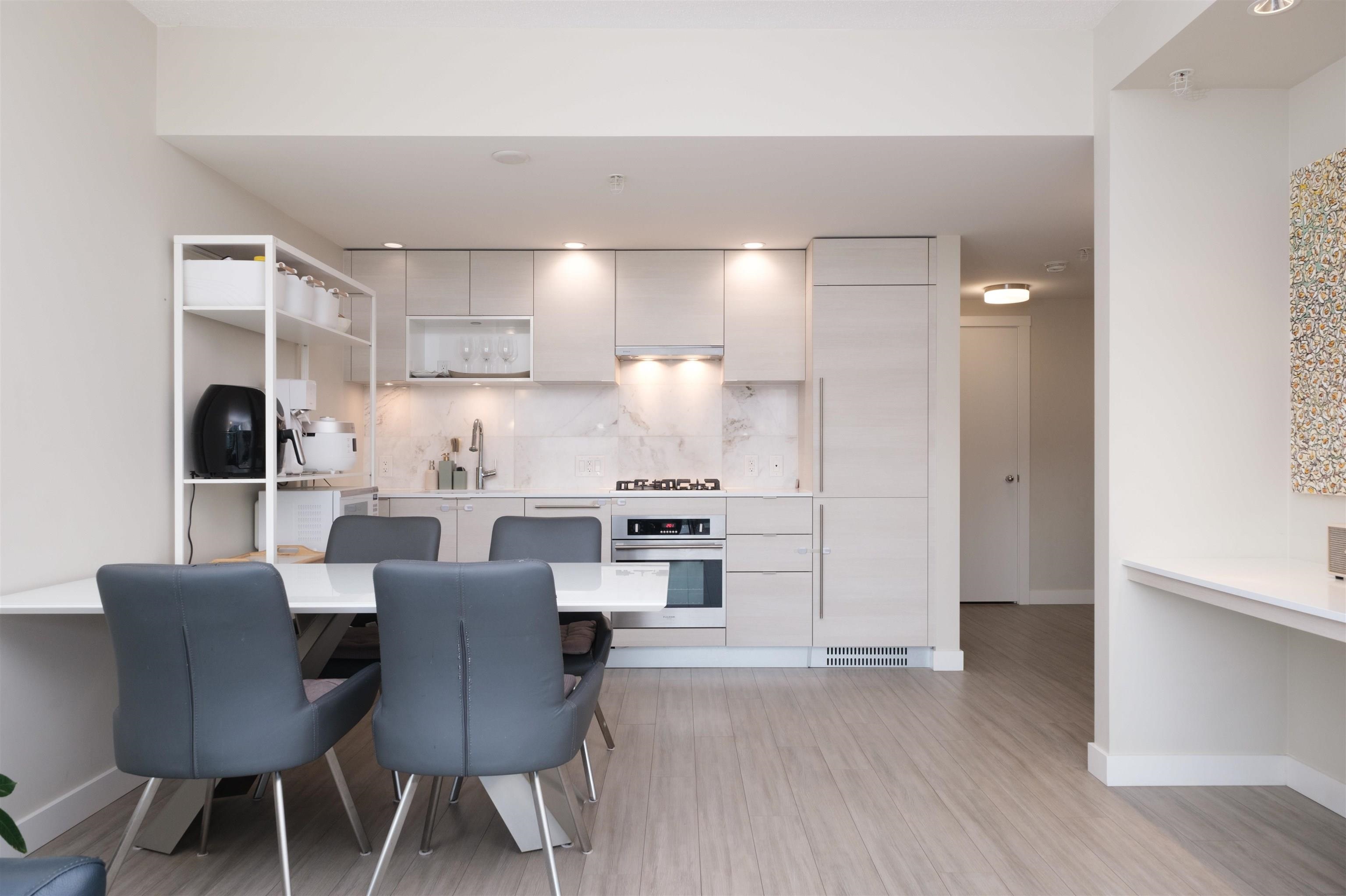 602 Como Lake Avenue #306, Coquitlam, BC V3J 0G2