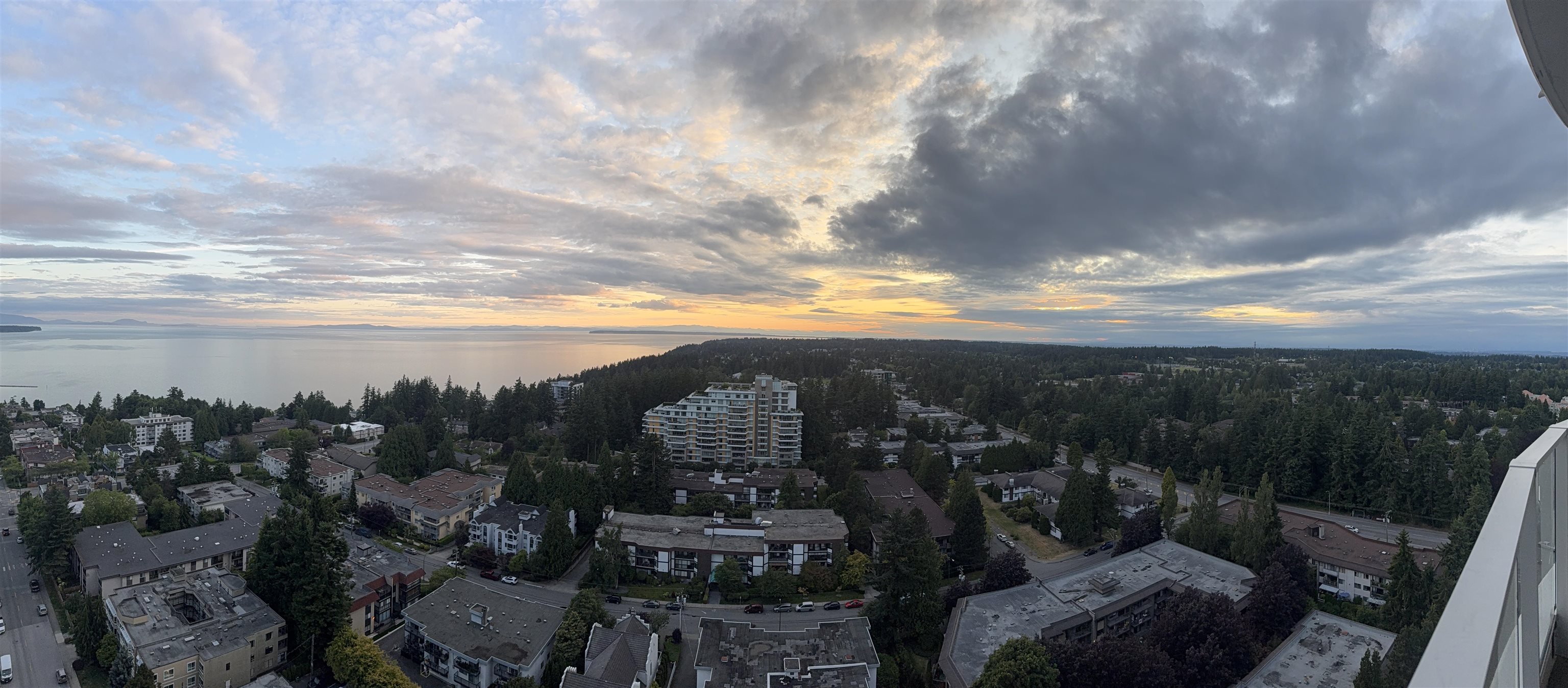 1500 Martin Street #2002, White Rock, BC V4B 0C2