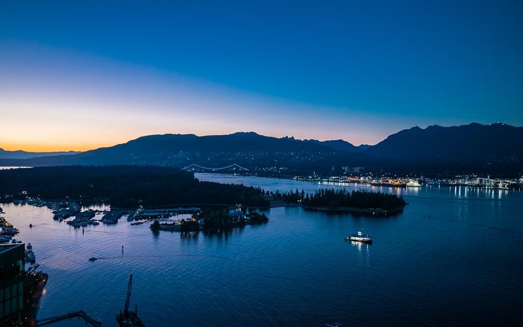 1077 West Cordova Street, Vancouver, BC V6C 2C6