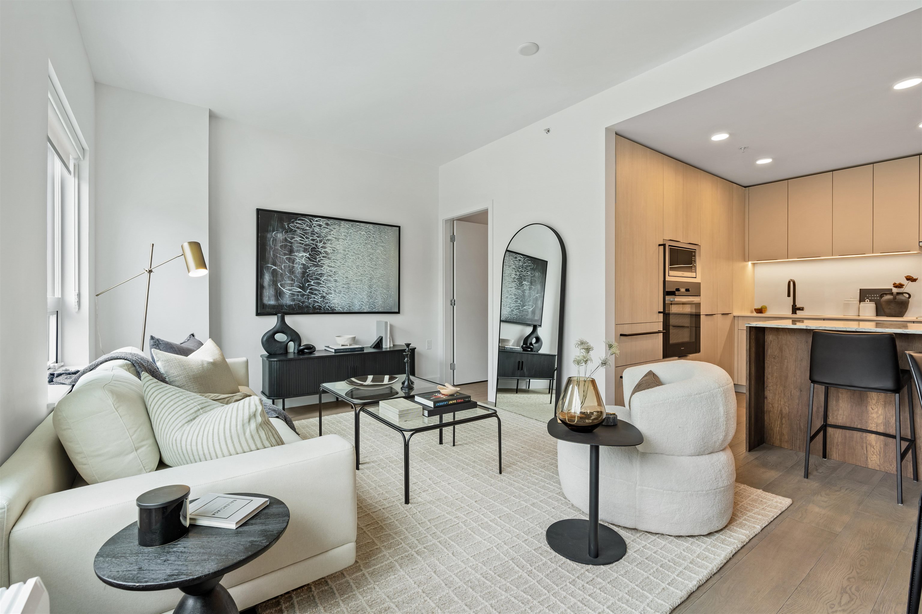3590 West 39th Avenue #205, Vancouver, BC V6B 3A4