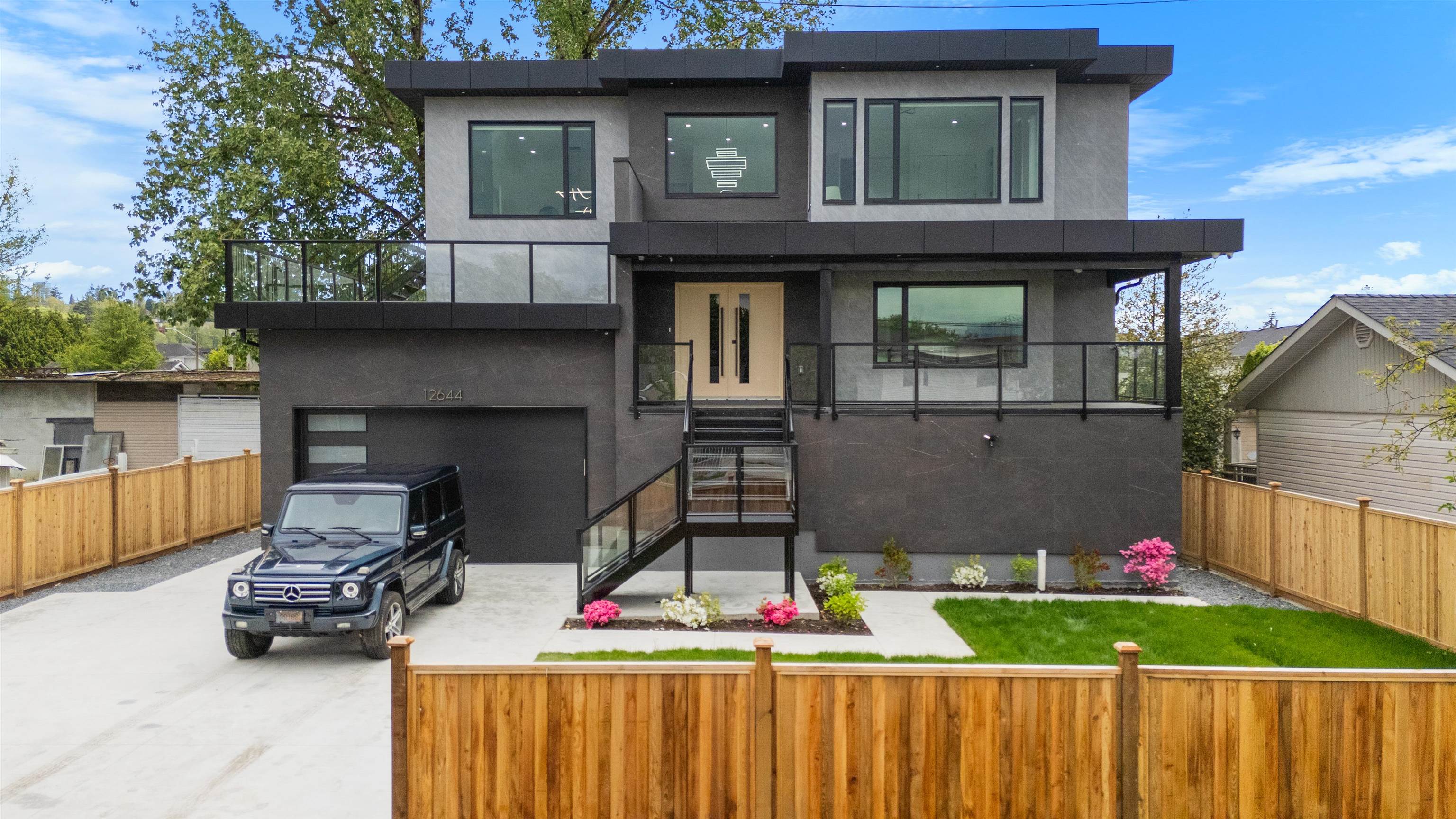 113b Avenue, Surrey, BC V3V 3M9