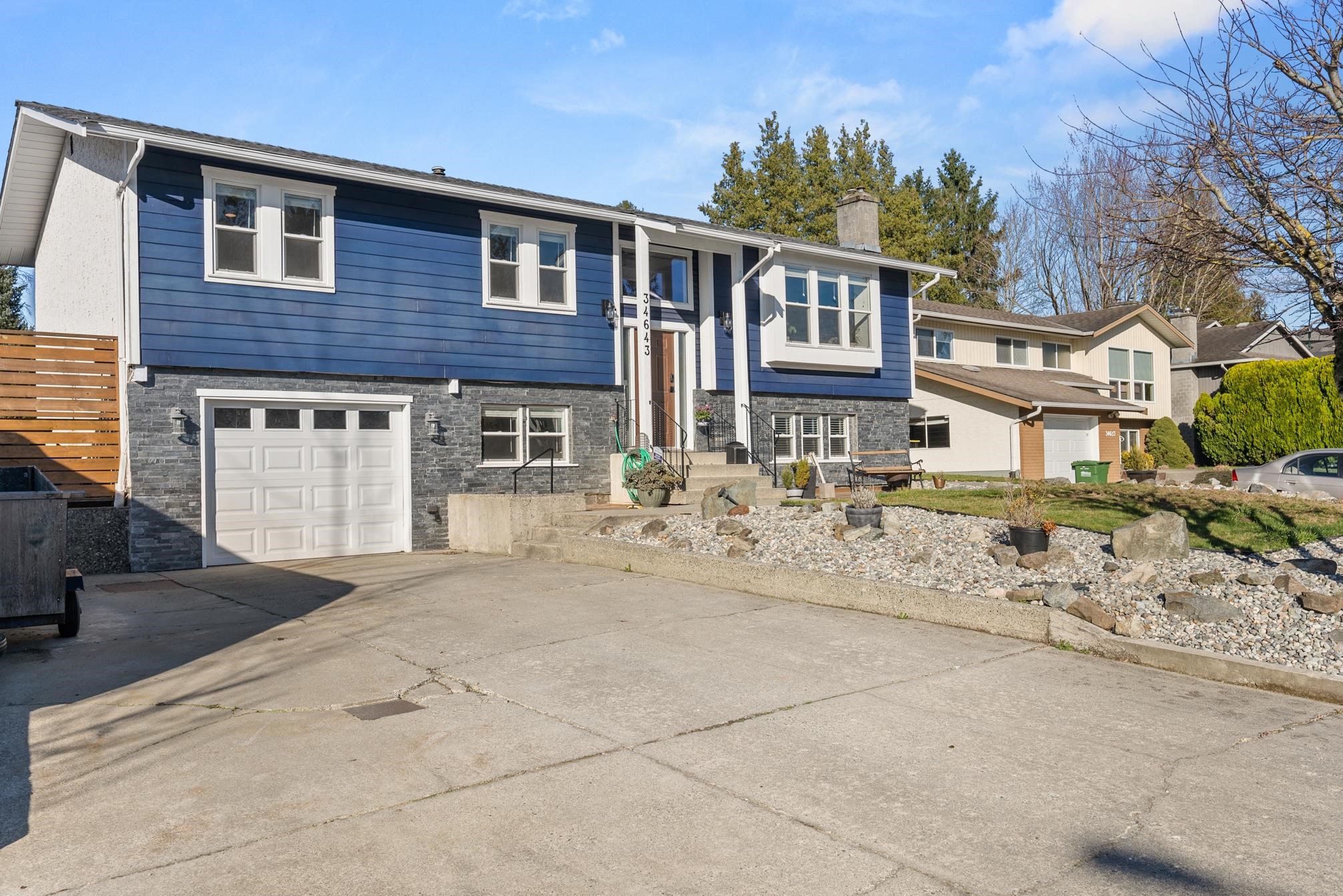 34643 Saint Matthews Way, Abbotsford, BC V2S 5L4