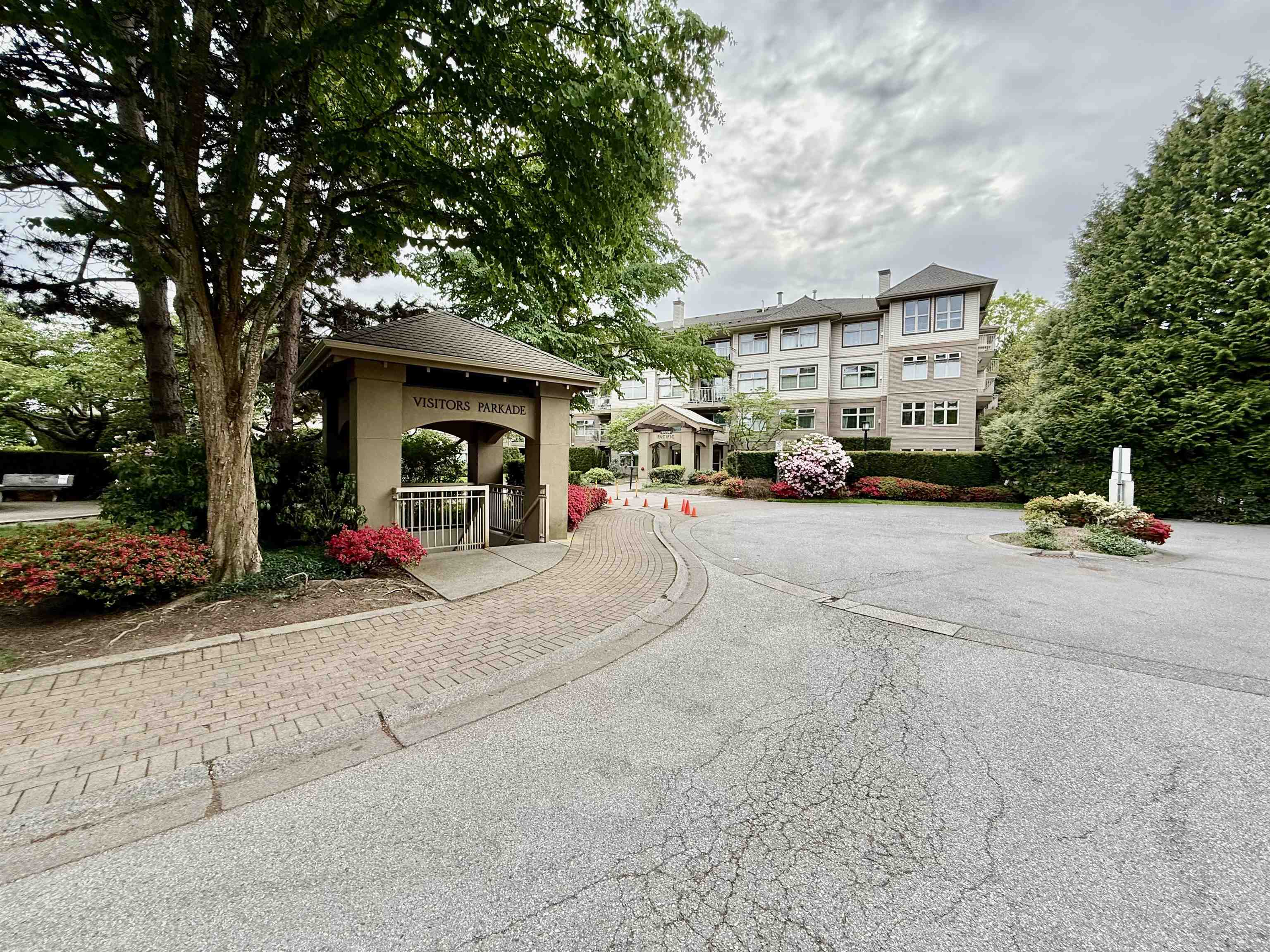 15220 Guildford Drive #311, Surrey, BC V3R 0Y6