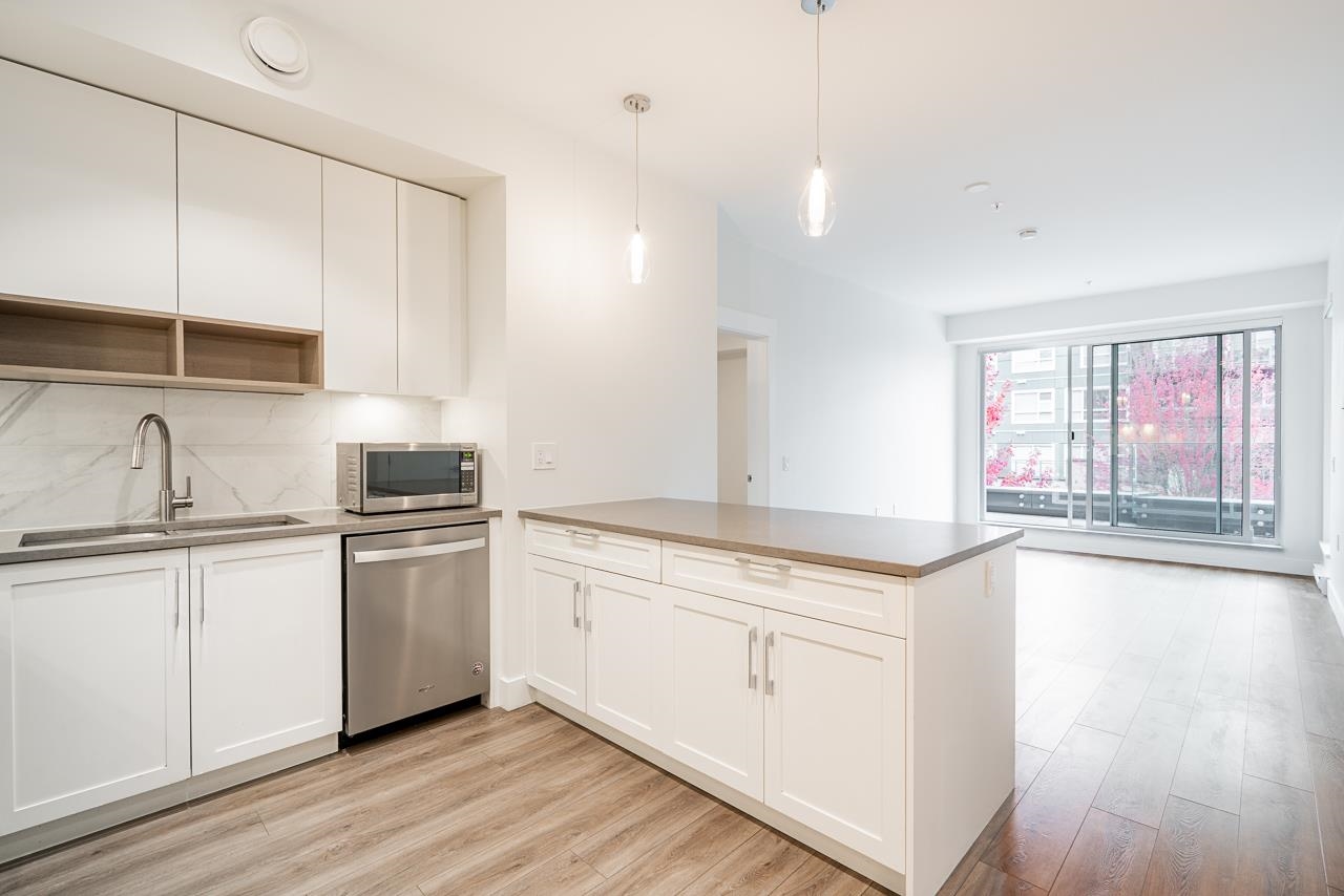 20727 Willoughby Town Centre Dr A216, Langley, BC V2Y 3N1