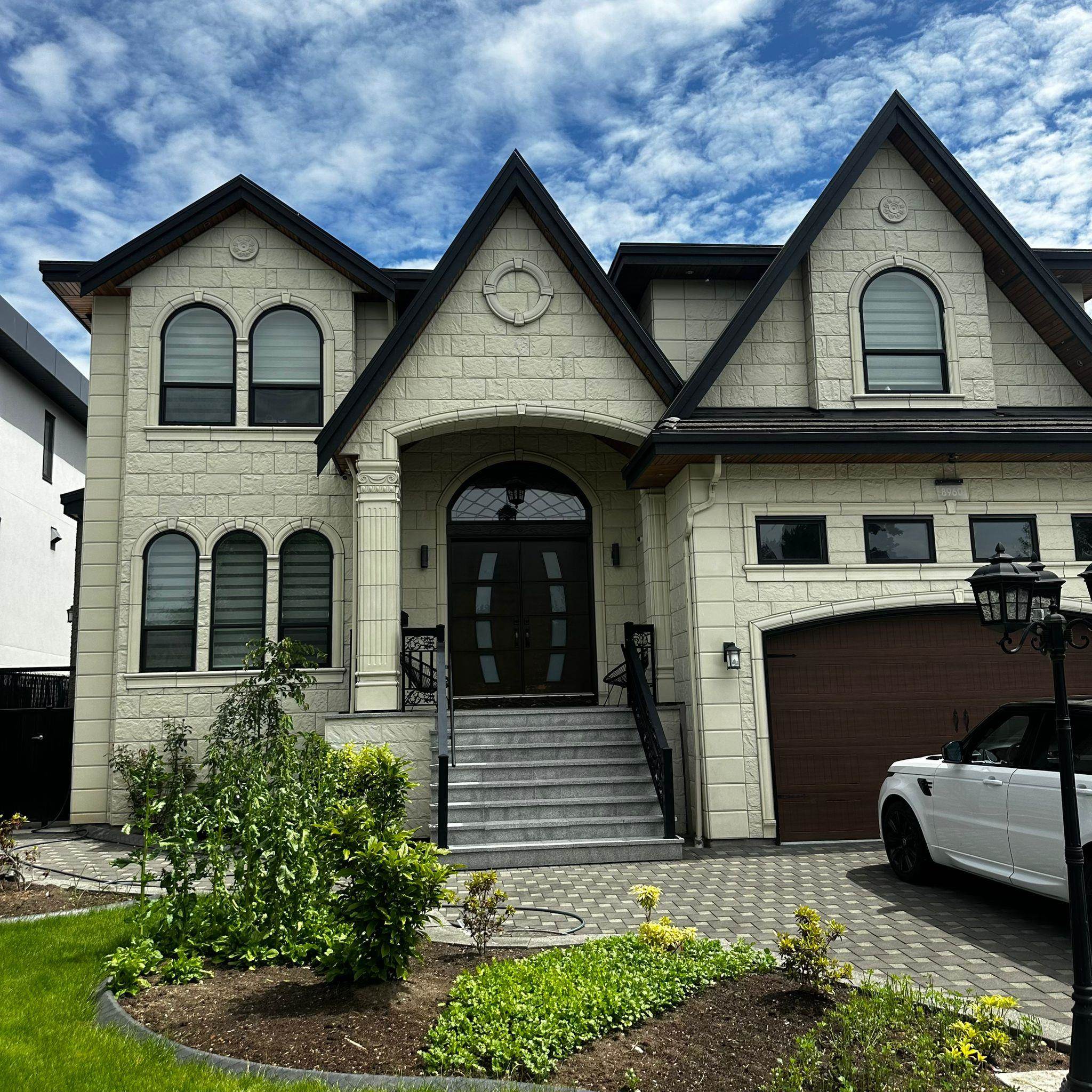 150a Street, Surrey, BC V3R 6X3