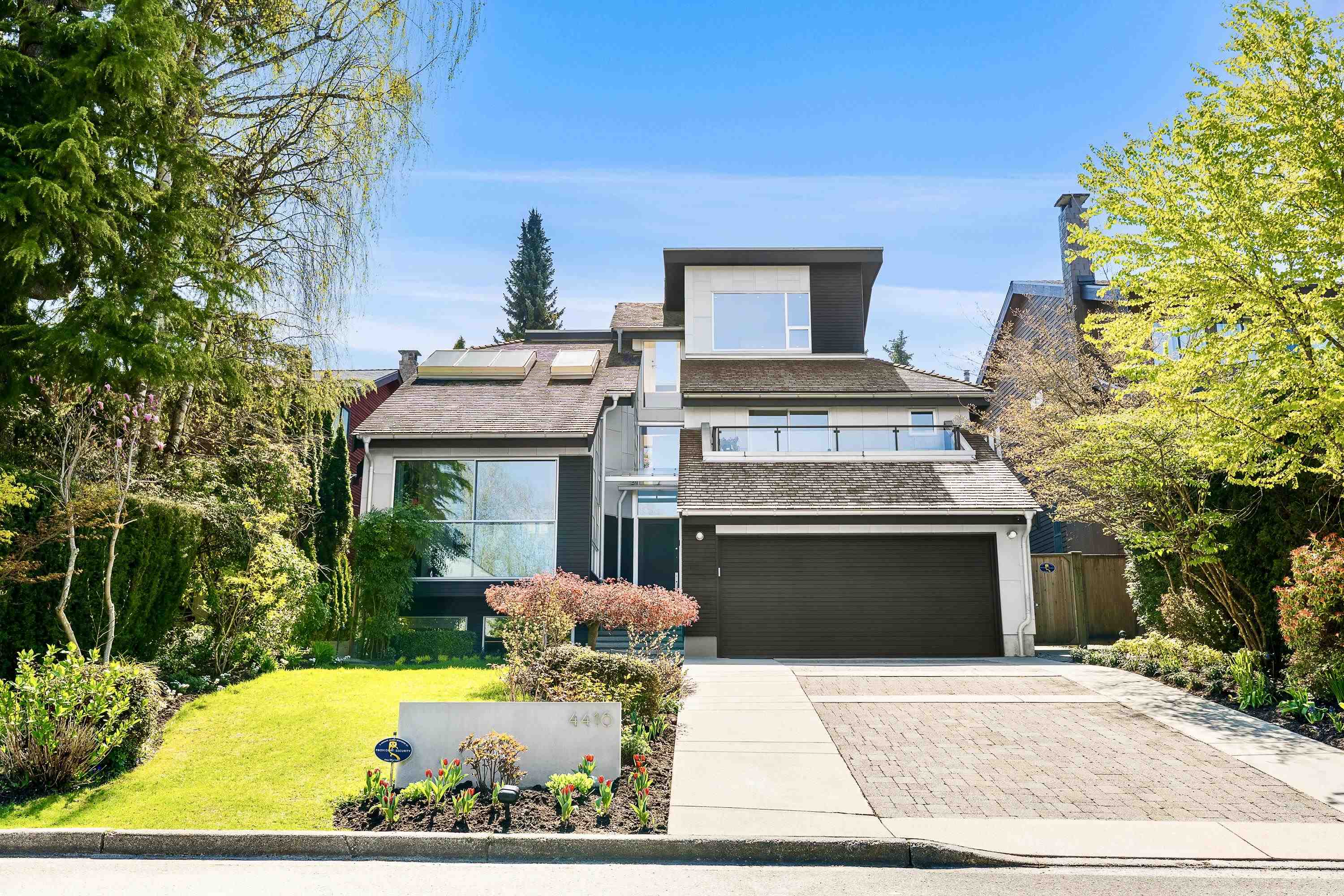 4416 West 1st Avenue, Vancouver, BC V6R 4J4