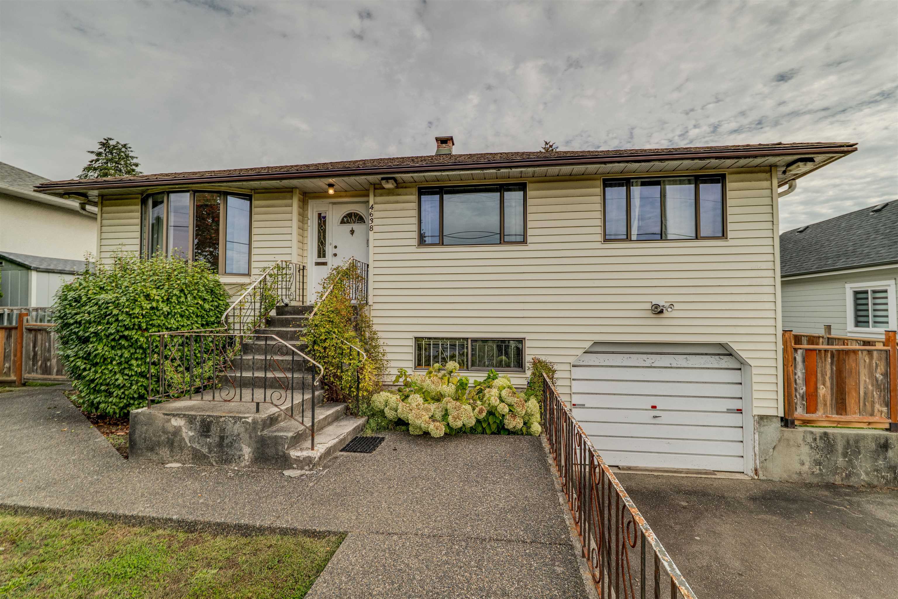 4638 Royal Oak Avenue, Burnaby, BC V5G 3M5