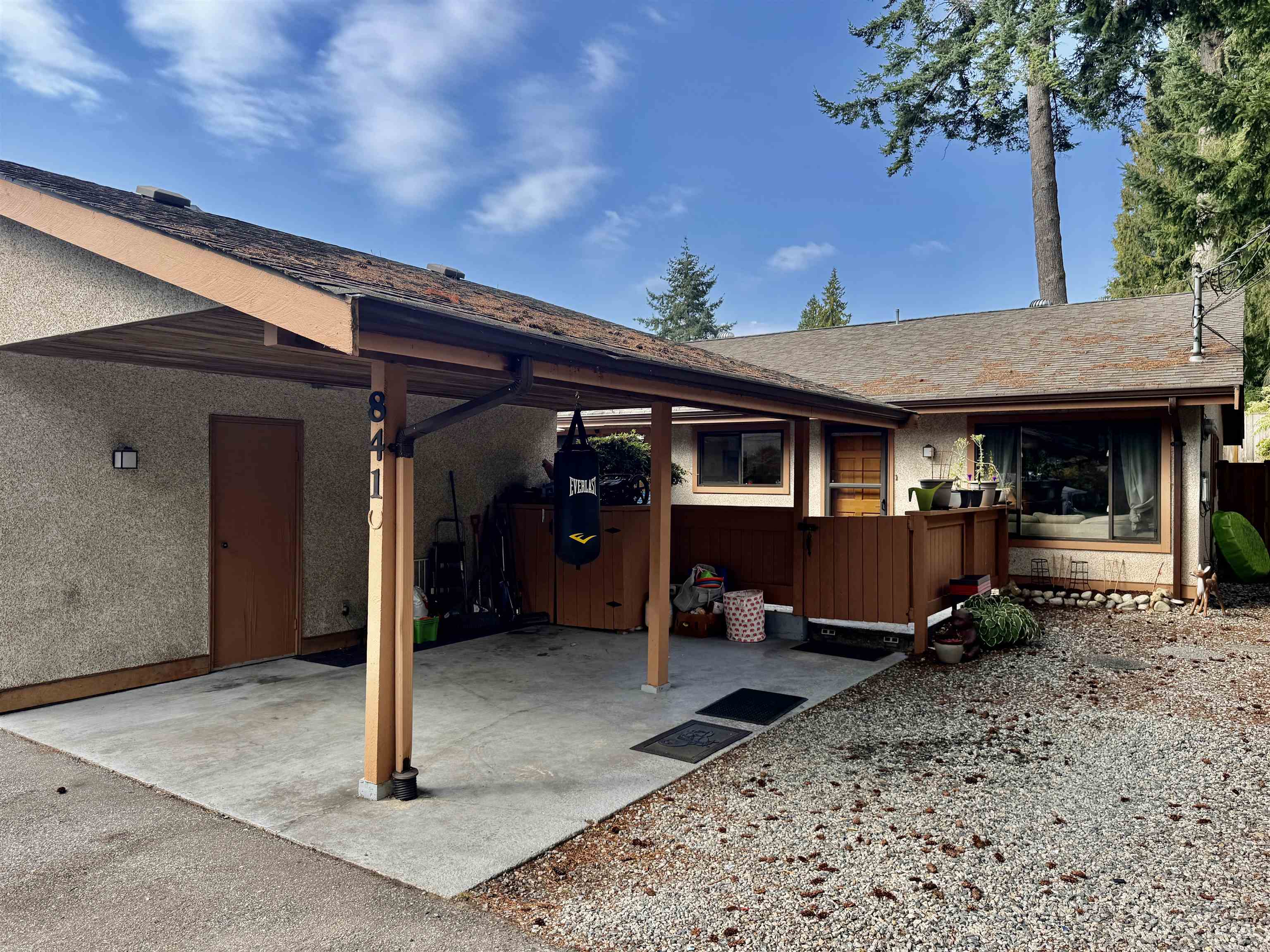 841 North Road, Gibsons, BC V0N 1V9