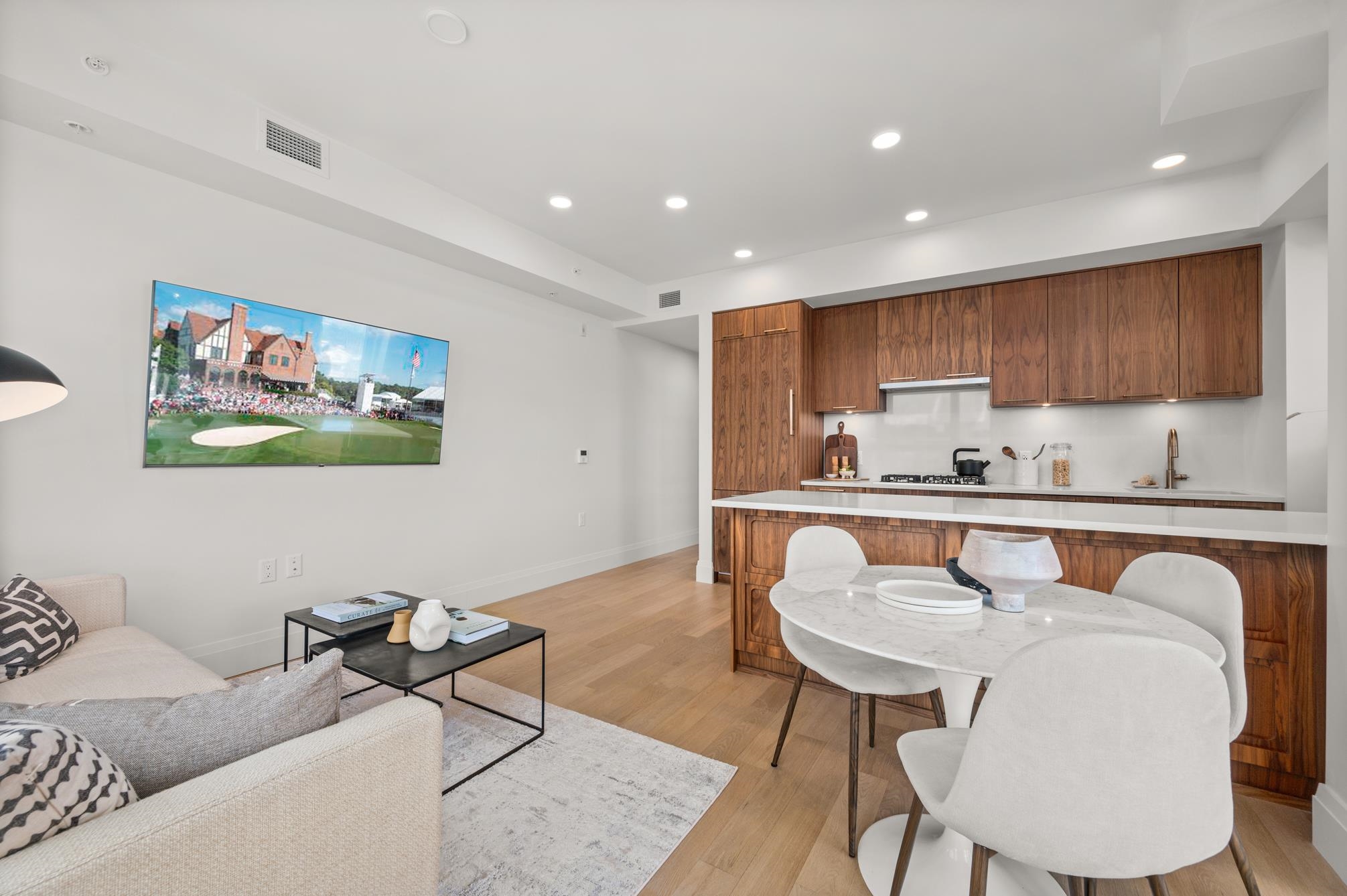 2550 Garden Drive #313, Vancouver, BC V5N 4X6