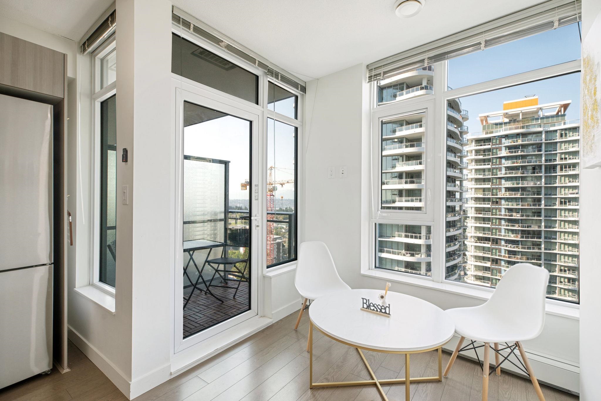 13308 Central Avenue #1813, Surrey, BC V3T 0M4