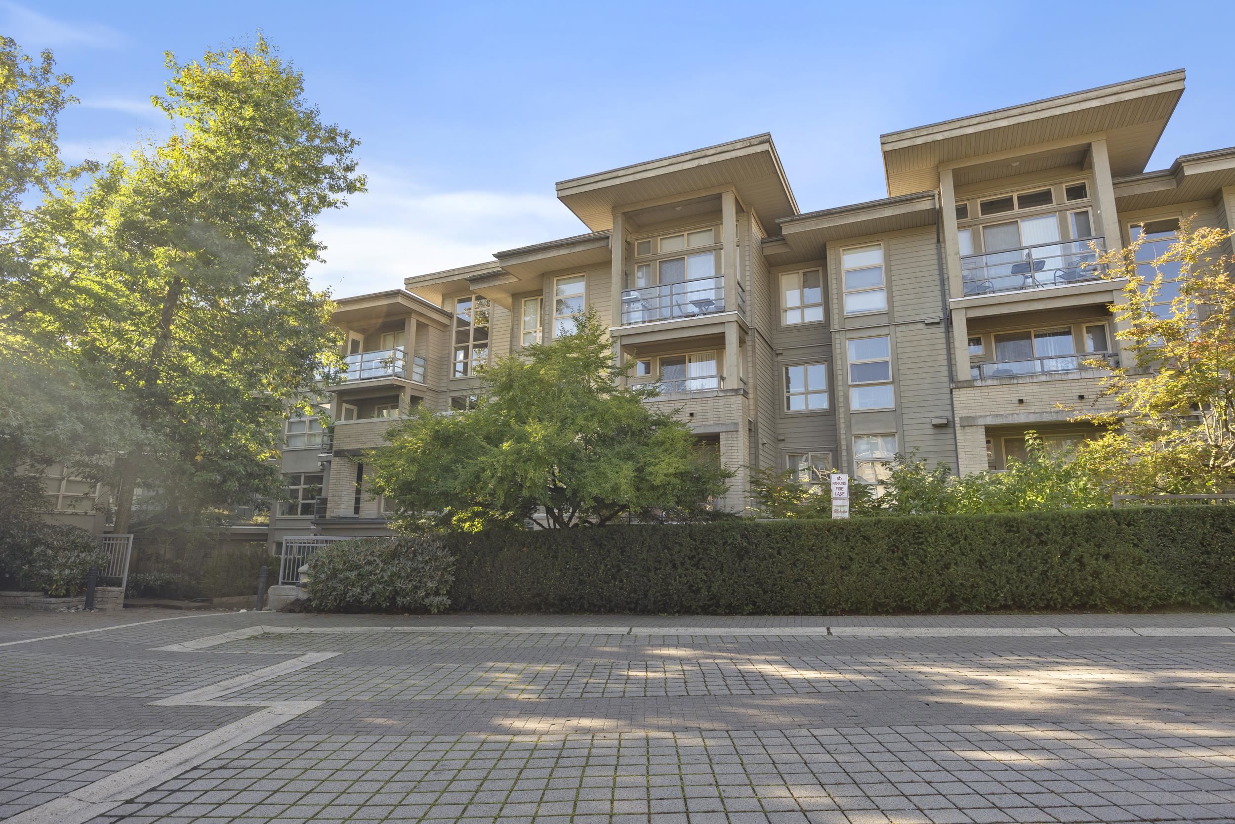 9339 University Crescent #310, Burnaby, BC V5A 4Y1