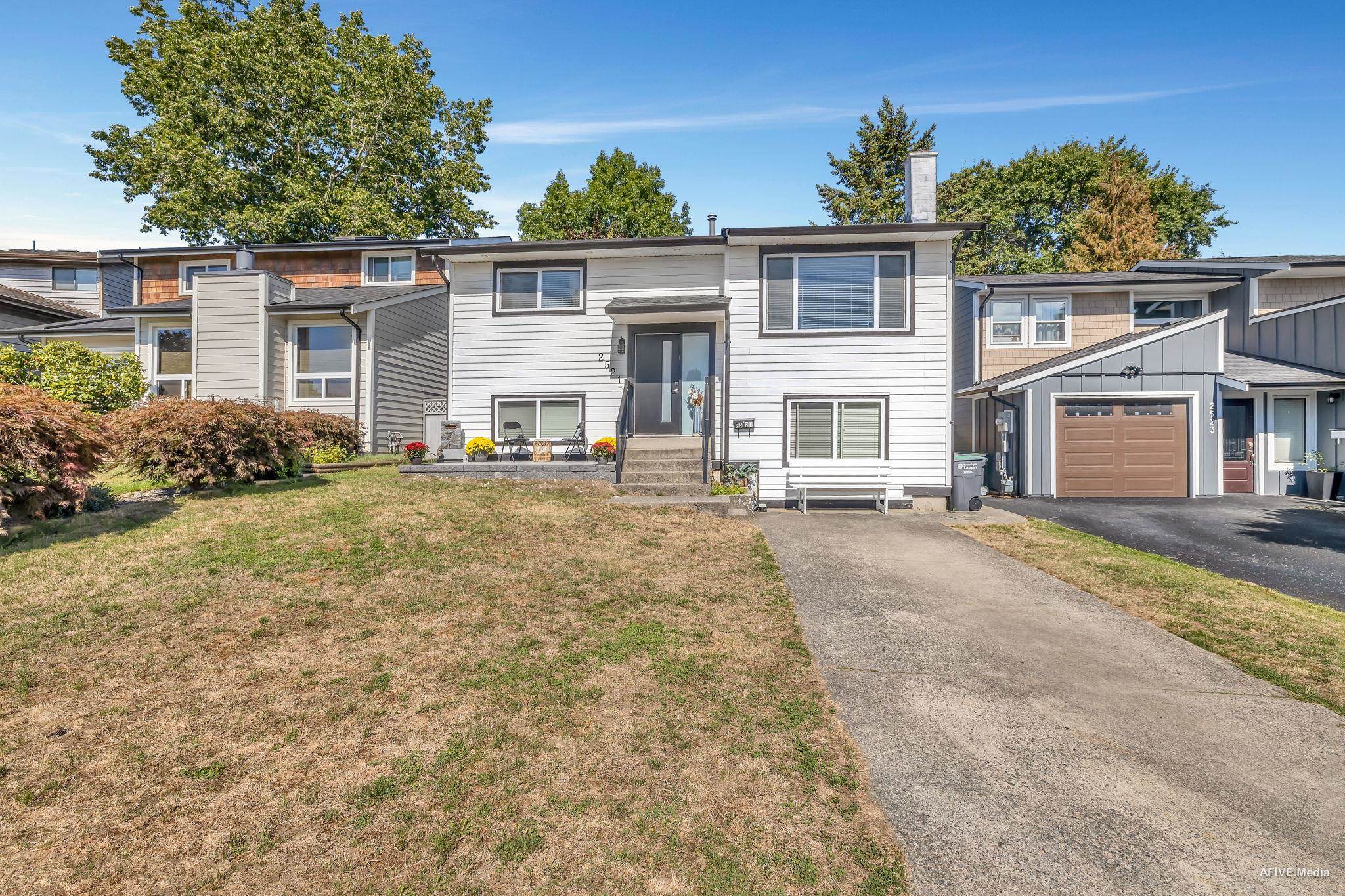 2521 Wilding Crescent, Langley, BC V2Y 1C8