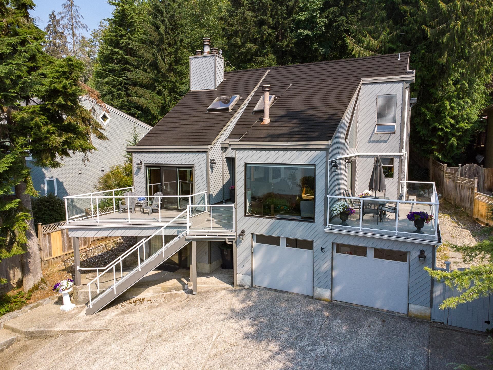 15 Crawford Bay, Port Moody, BC V3H 3N3