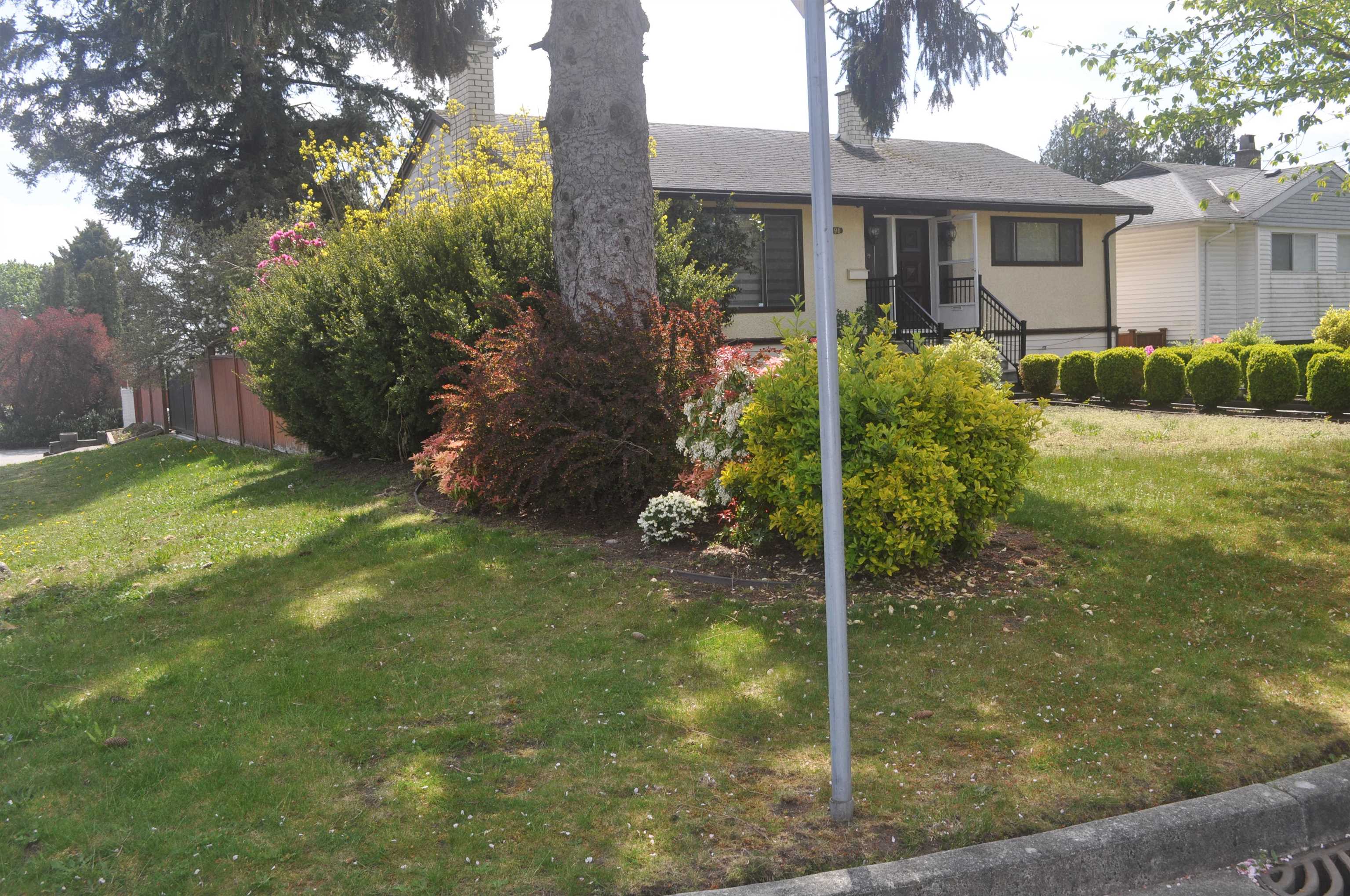 3796 Peter Street, Burnaby, BC V5J 1N4