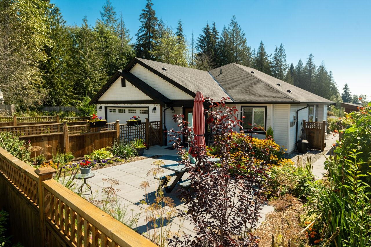 1117 Celia Crescent, Gibsons, BC V0N 1V7