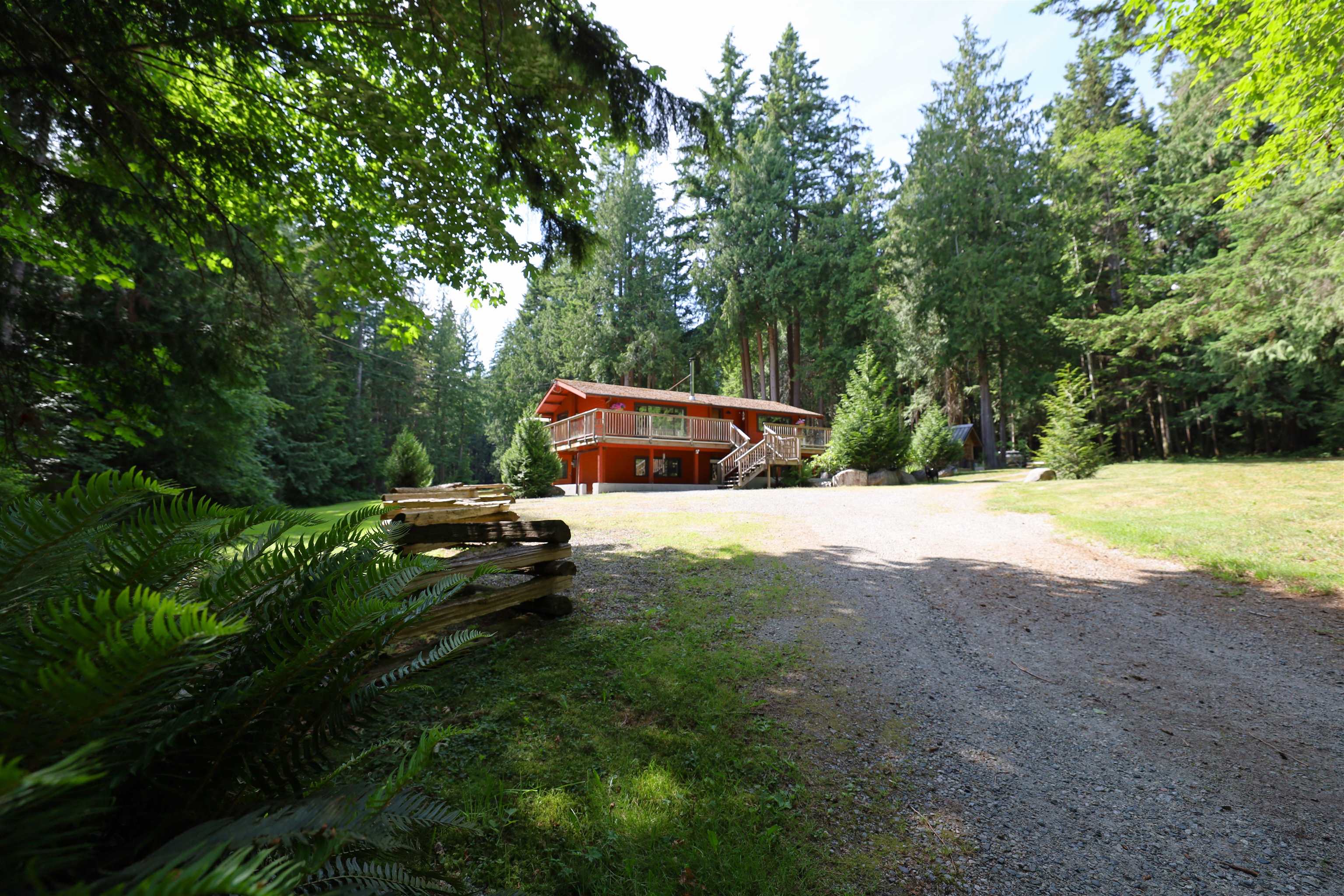 1747 Hanbury Rd, Roberts Creek, BC V0N 2W1