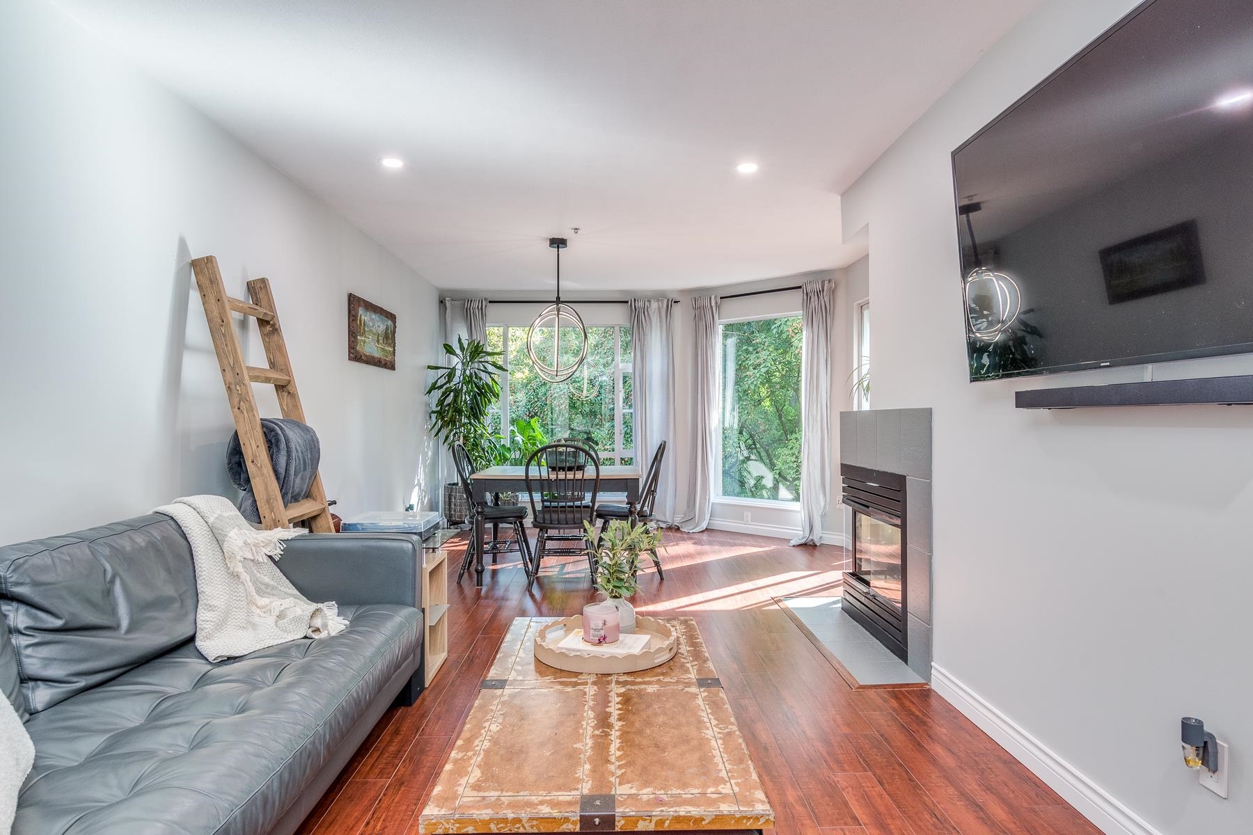 22233 River Road #212, Maple Ridge, BC V2X 3N7