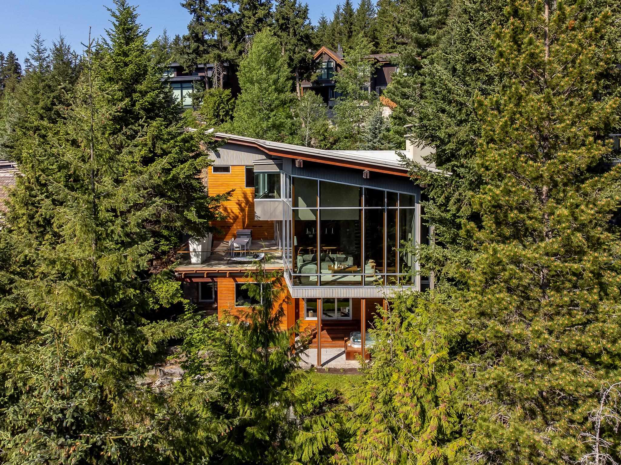 7452 Treetop Lane, Whistler, BC V8E 0E9