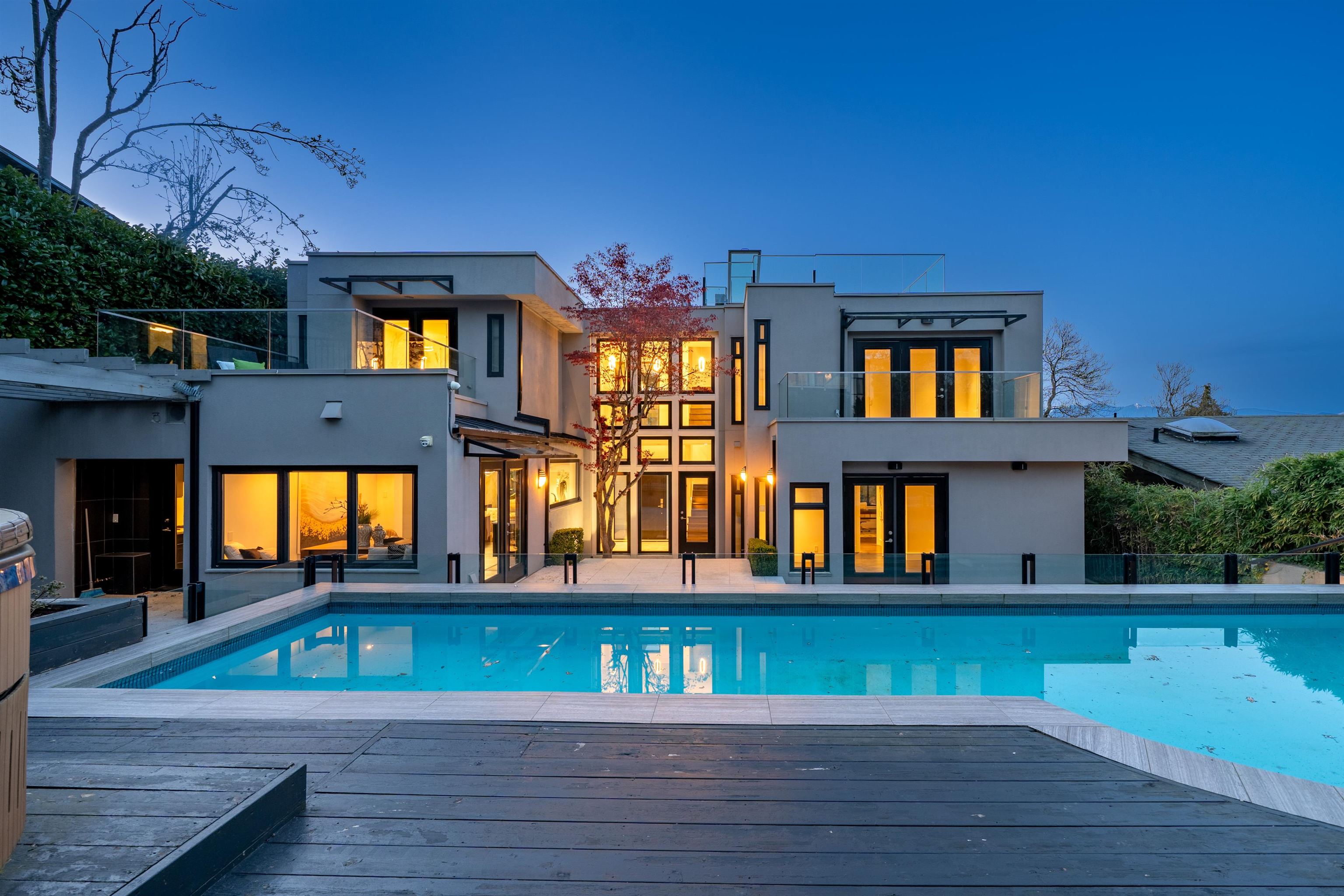 4524 West 1st Avenue, Vancouver, BC V6R 1H8