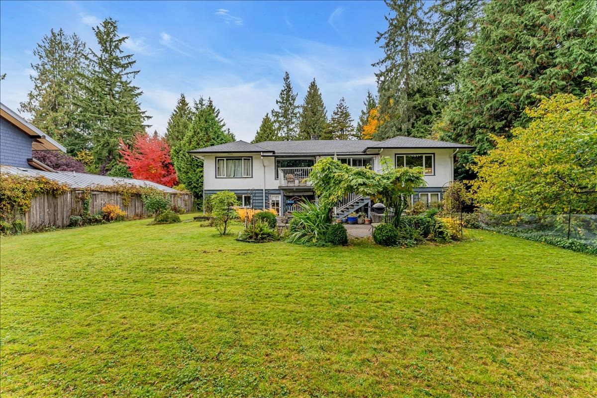 360 Keith Road, West Vancouver, BC V7T 1L7
