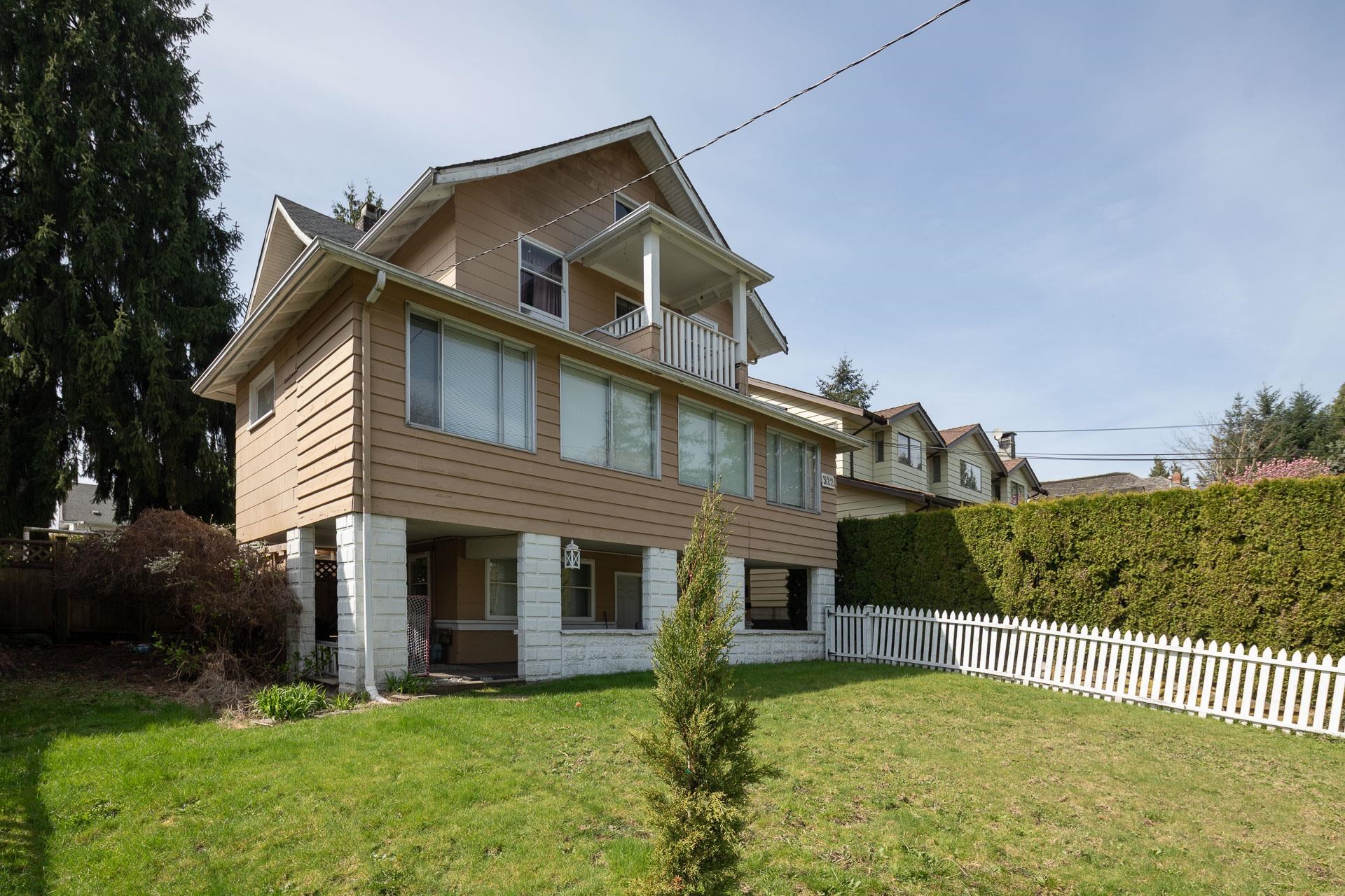322 1st Street, New Westminster, BC V3L 2G6