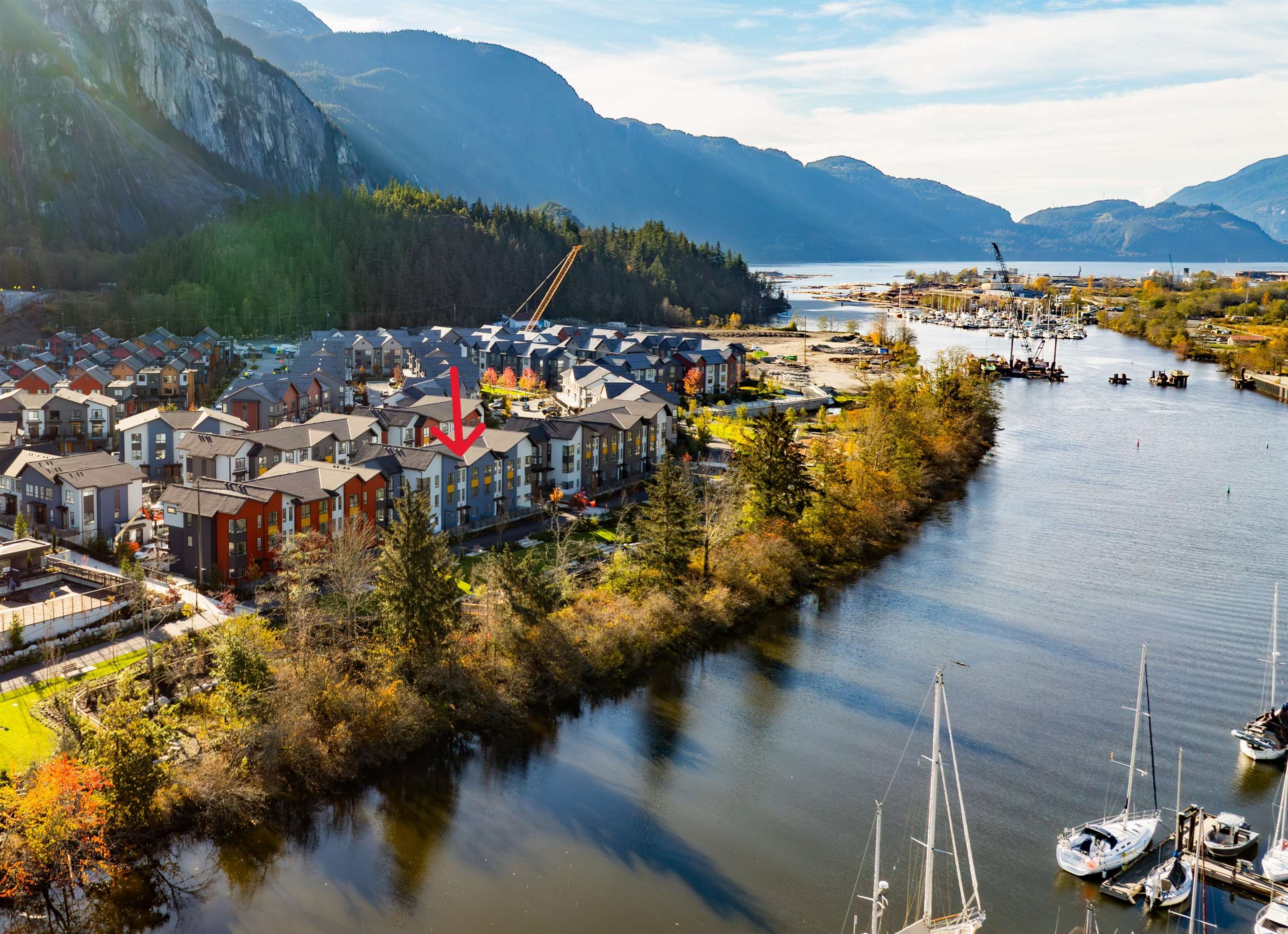38081 Helm Way, Squamish, BC V8B 1A8