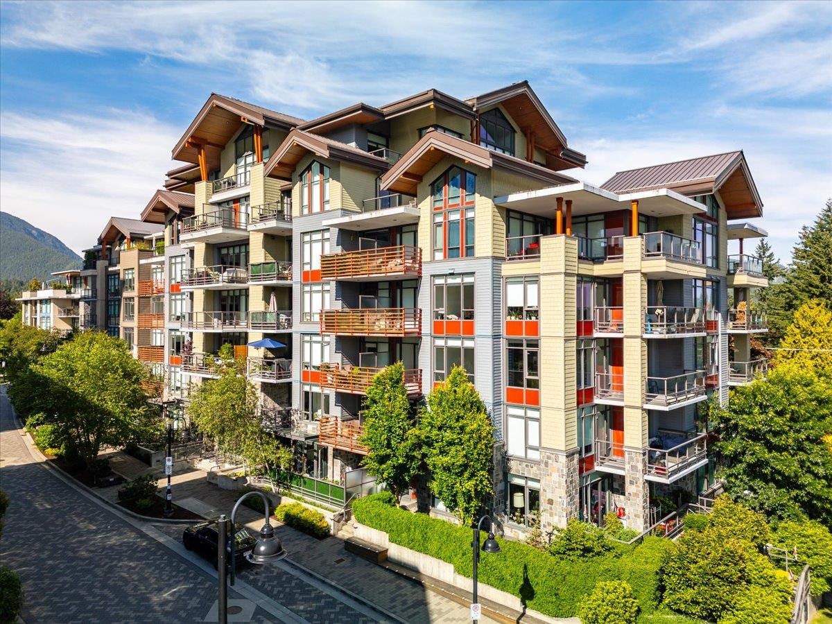 2738 Library Lane #101, North Vancouver, BC V7J 0B3