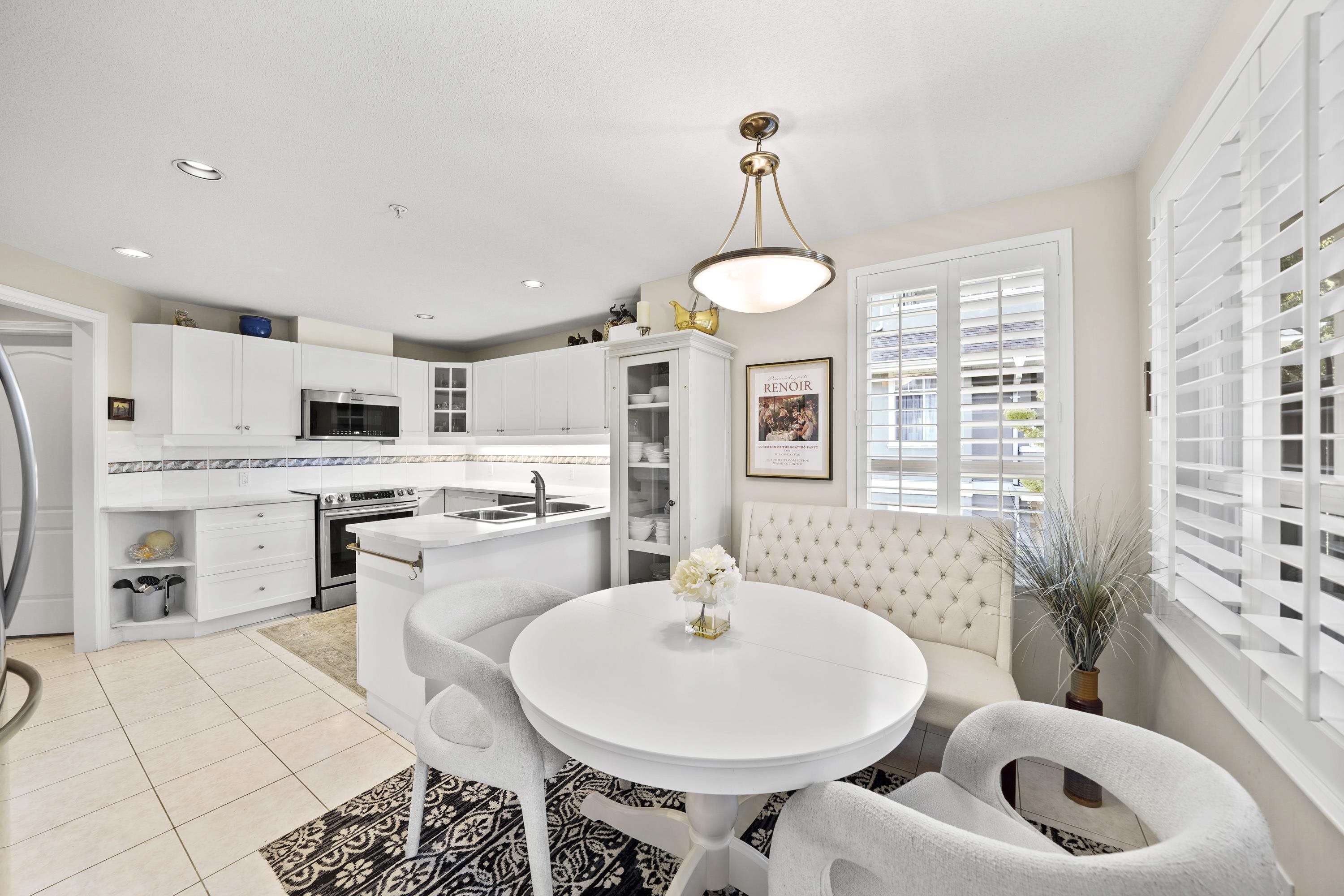1250 55 Street #204, Delta, BC V4M 3K3