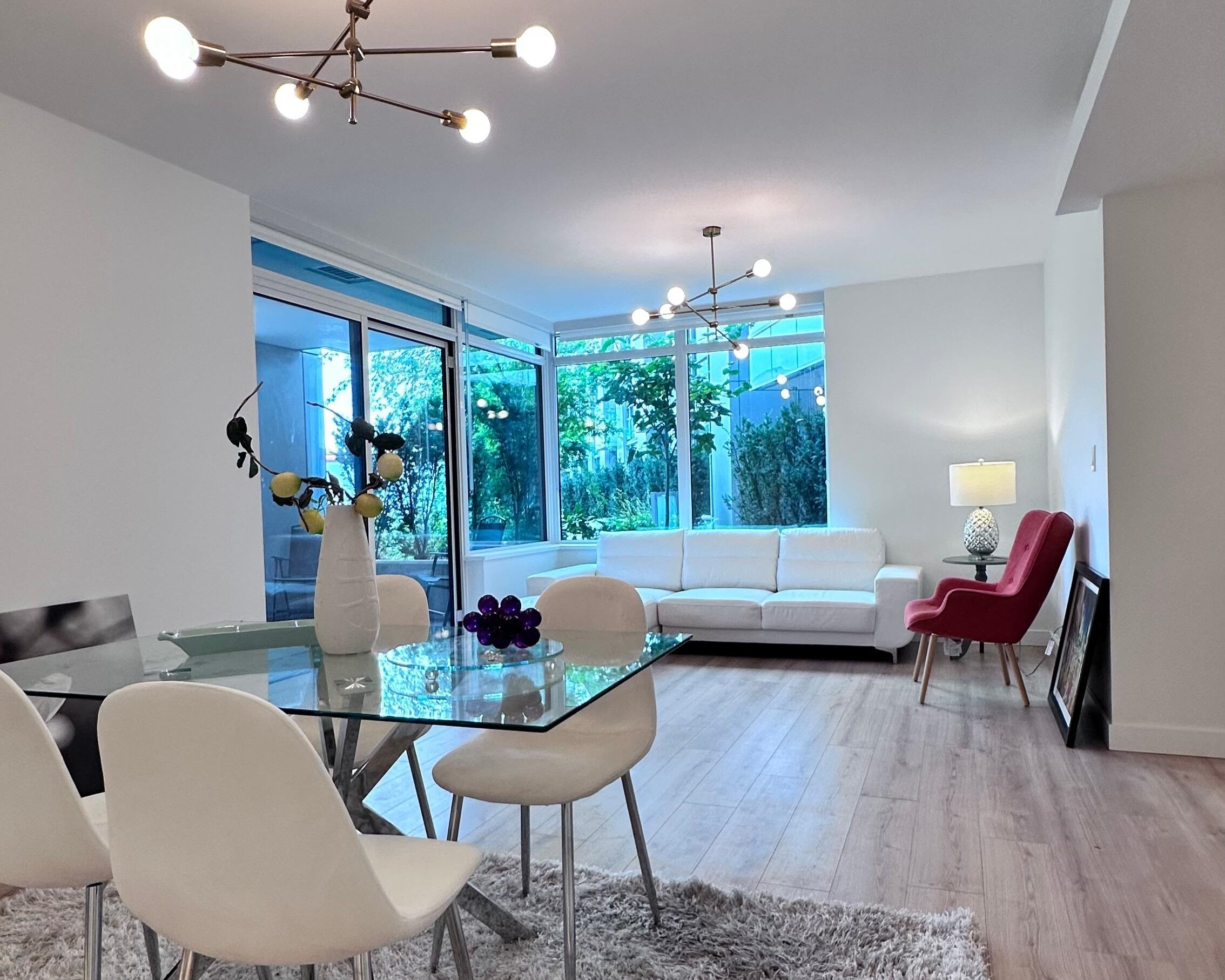 1500 Fern St #304, North Vancouver, BC V7J 0E6